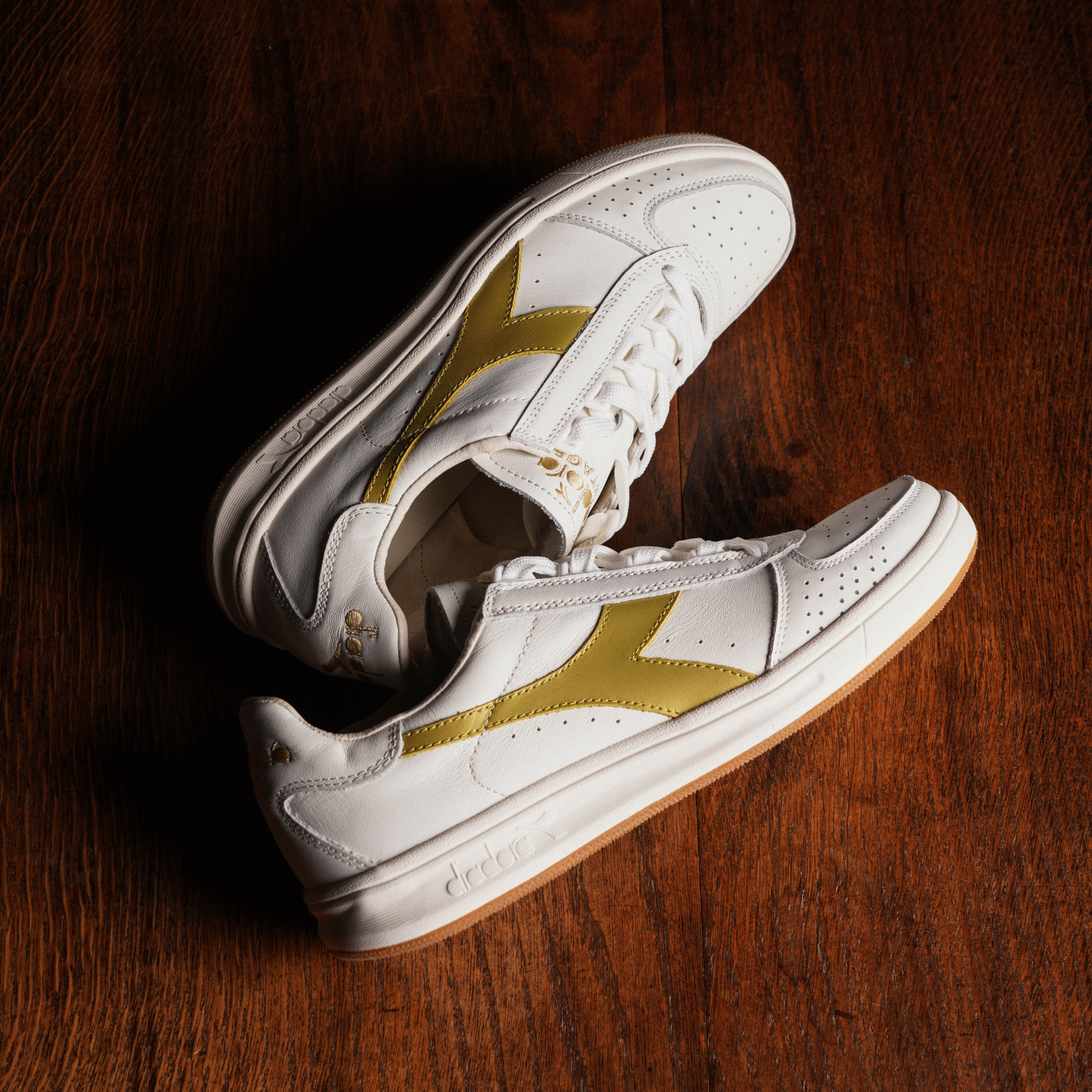 Diadora