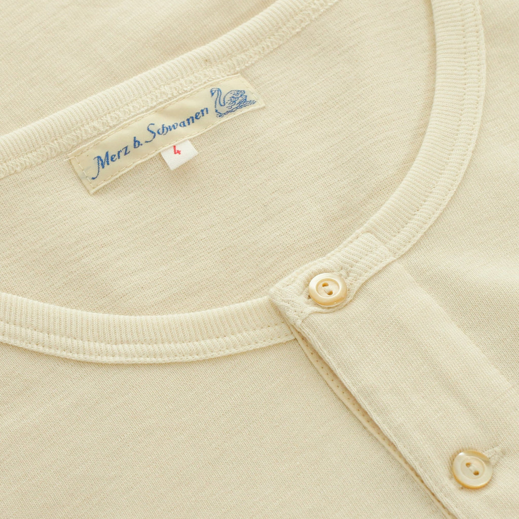 Merz B. Schwanen Button Facing Nature Henley T-Shirt 206