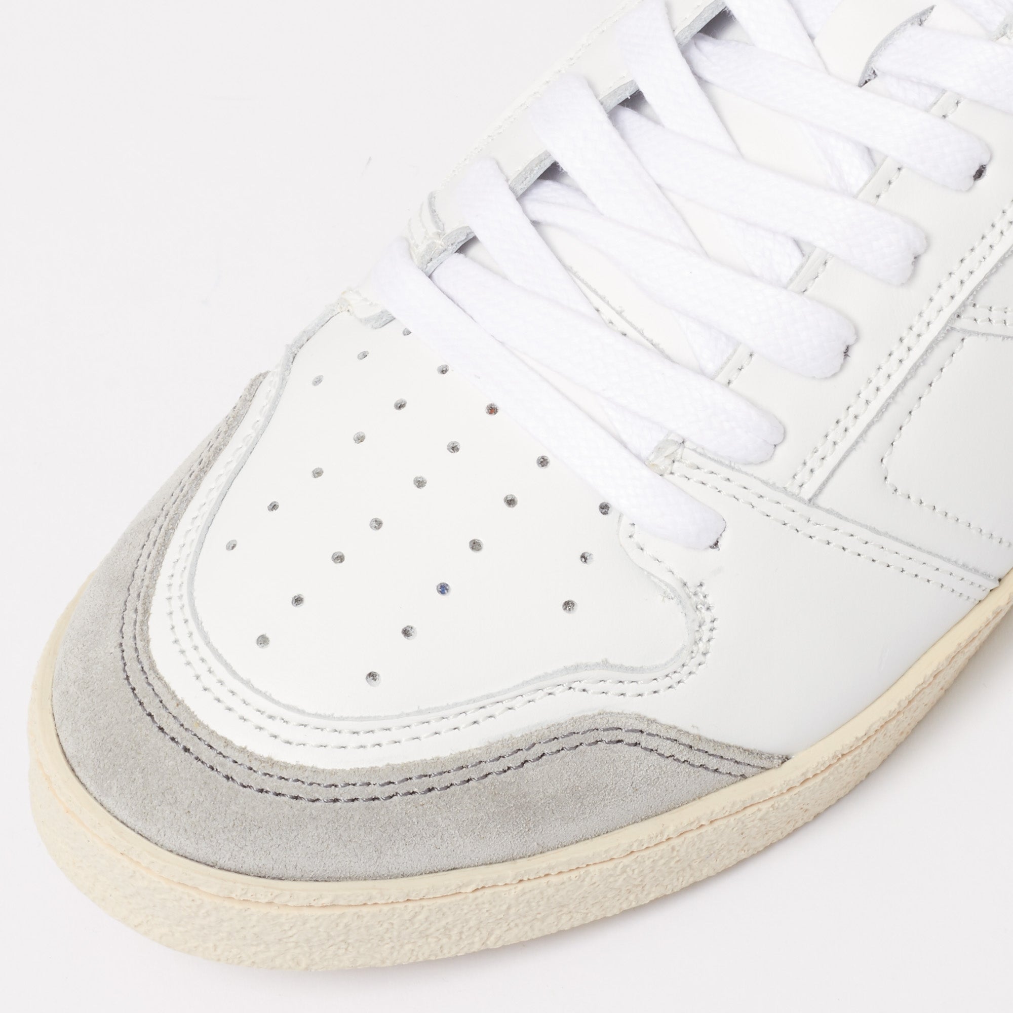 AMI Rouge White Thin Low Trainers