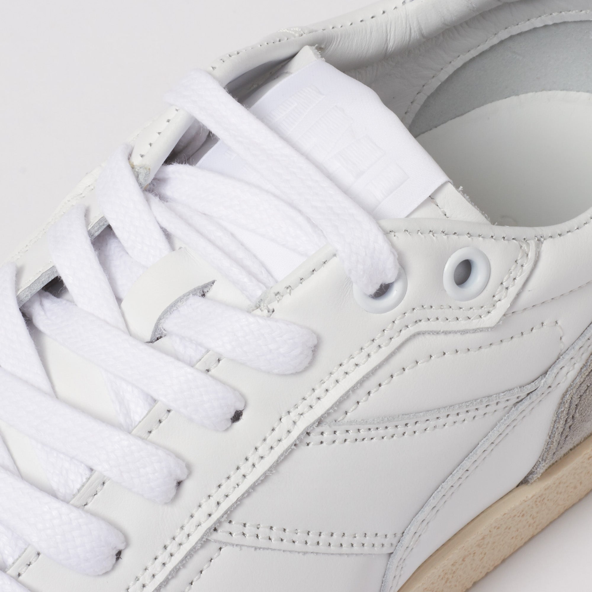 AMI Rouge White Thin Low Trainers