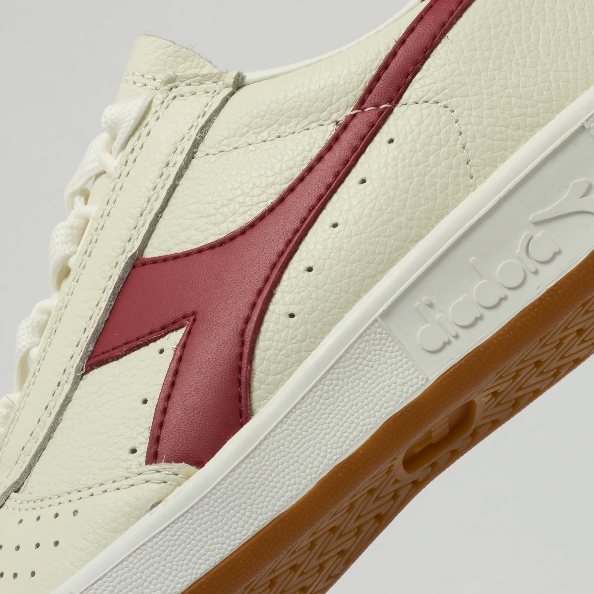 Diadora Borg Elite - White & Tibetan Red