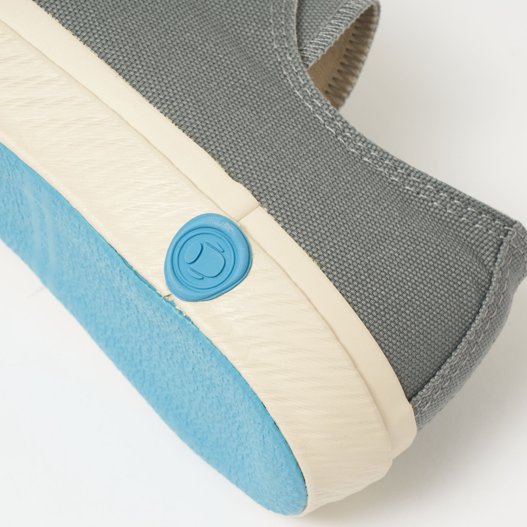 01JP Canvas Sneakers - Grey