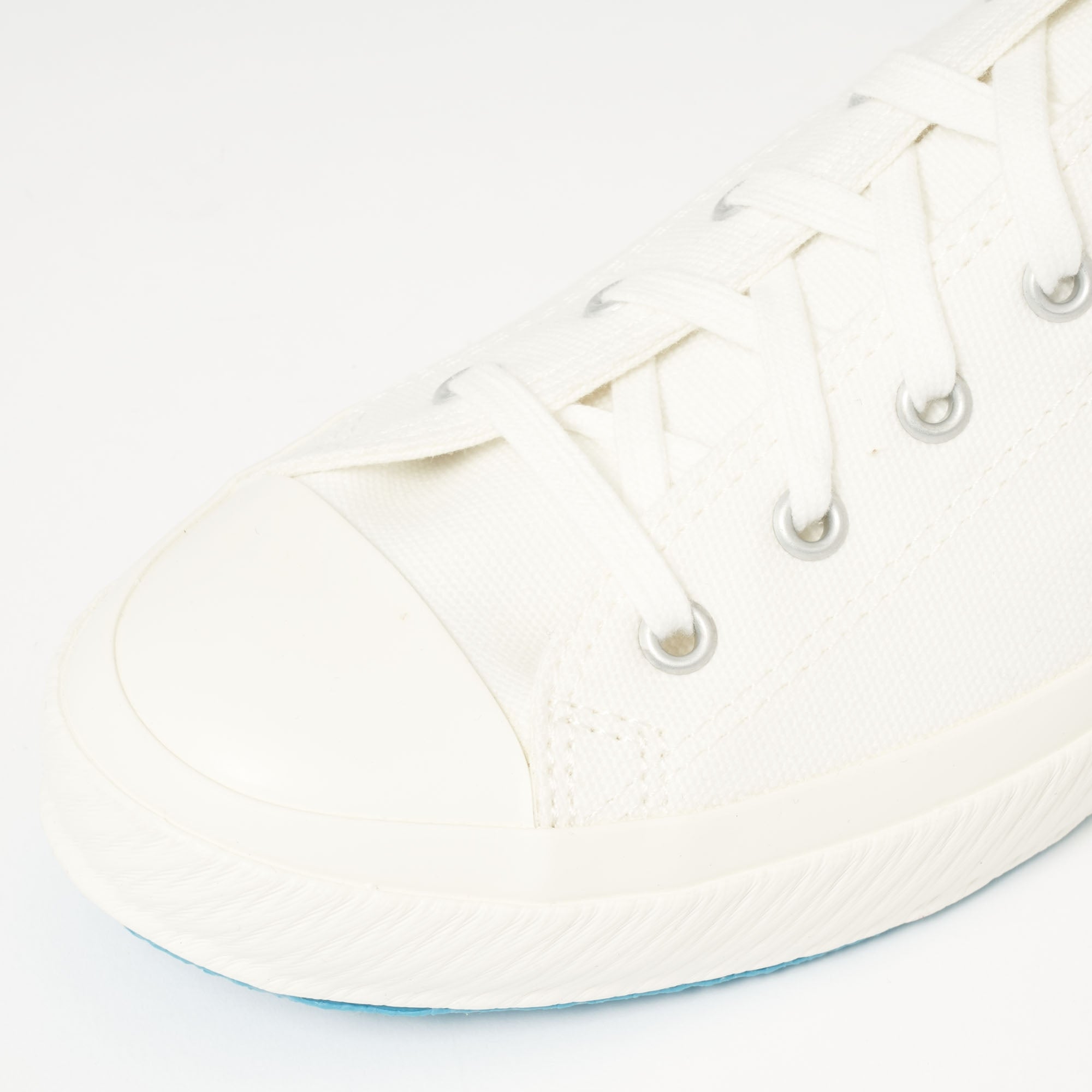 01JP Canvas Sneakers - Pure White
