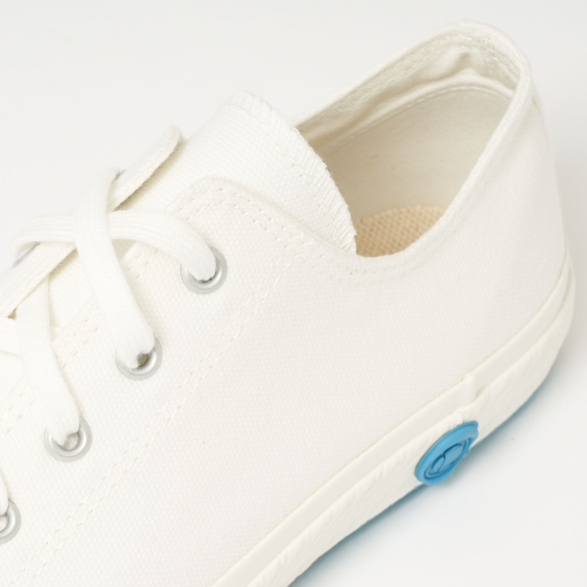 01JP Canvas Sneakers - Pure White