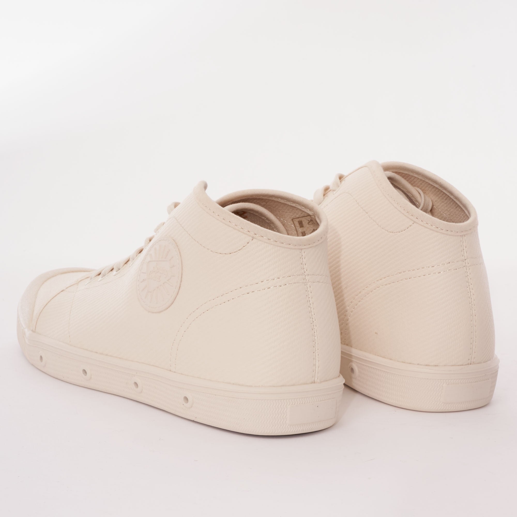 Spring Court B2N Waxy Heavy Twill Shoes - Off White