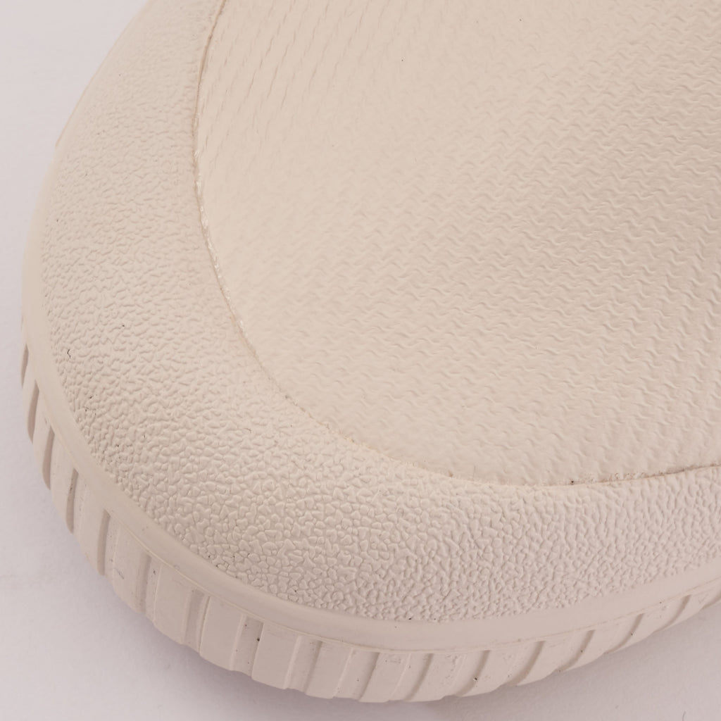 Spring Court B2N Waxy Heavy Twill Shoes - Off White