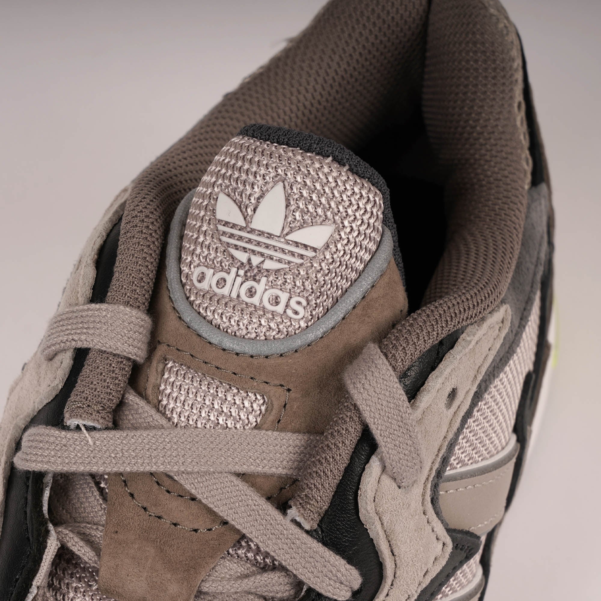 Adidas Originals Temper Run - Beige, Grey Six & Core Black