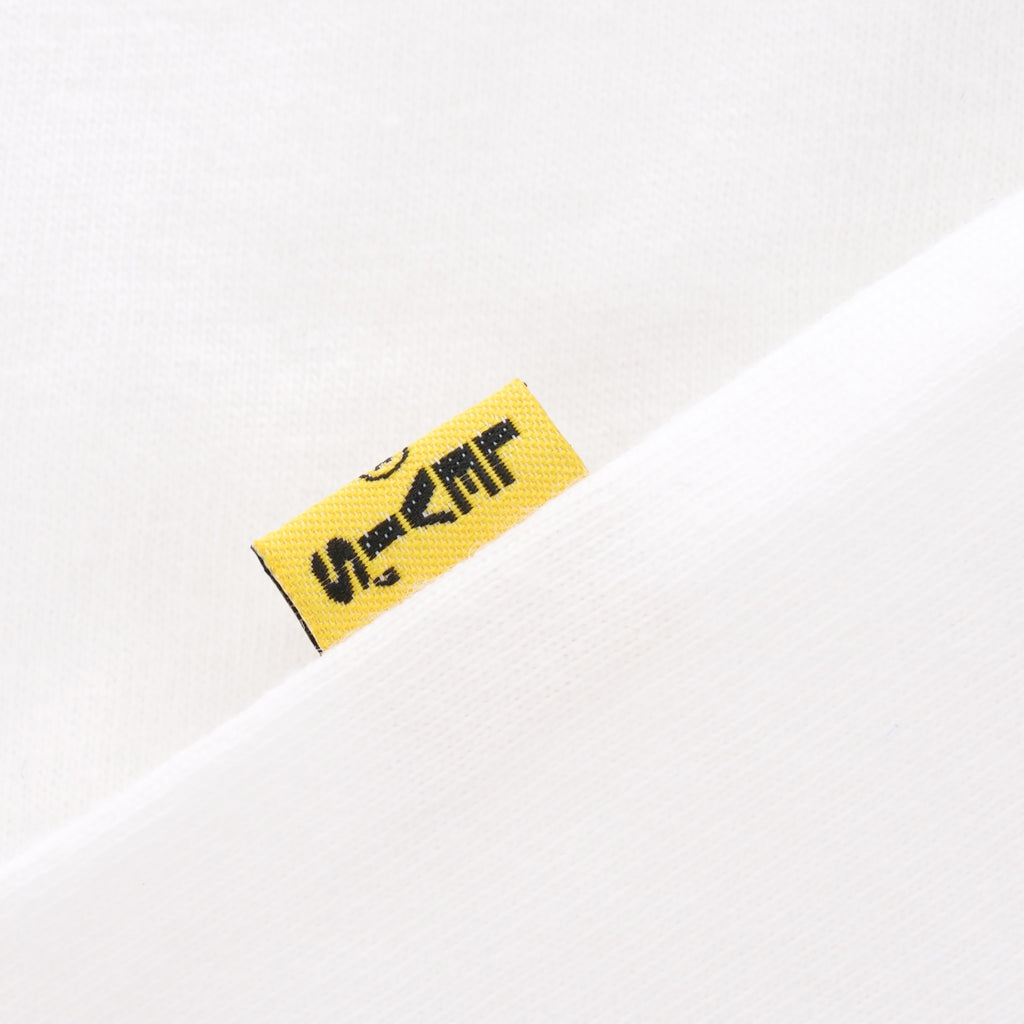Levi's ® x Peanuts The Gang Graphic Housemark T-Shirt - White