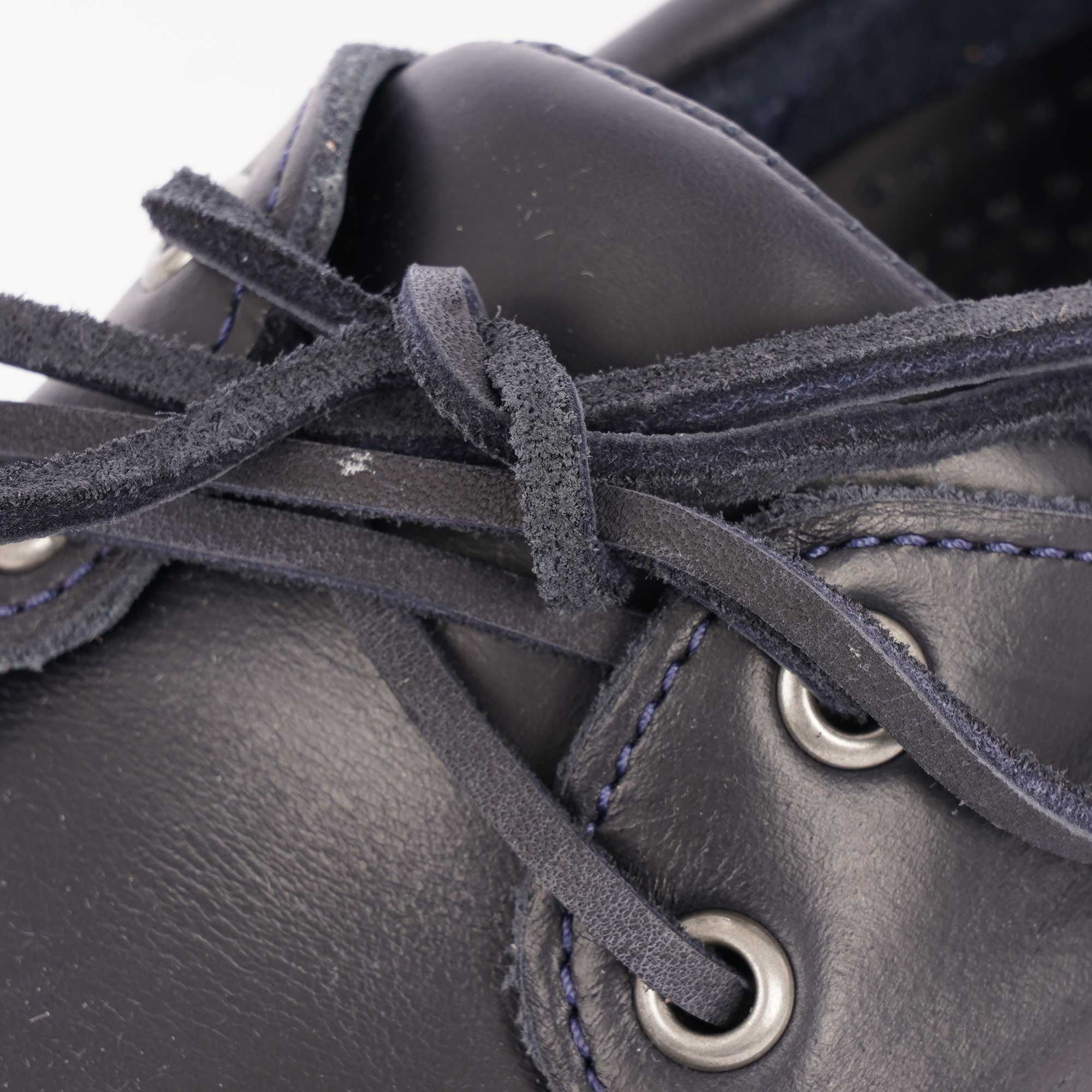 Schooner Waxed Leather Boat Shoes - Navy