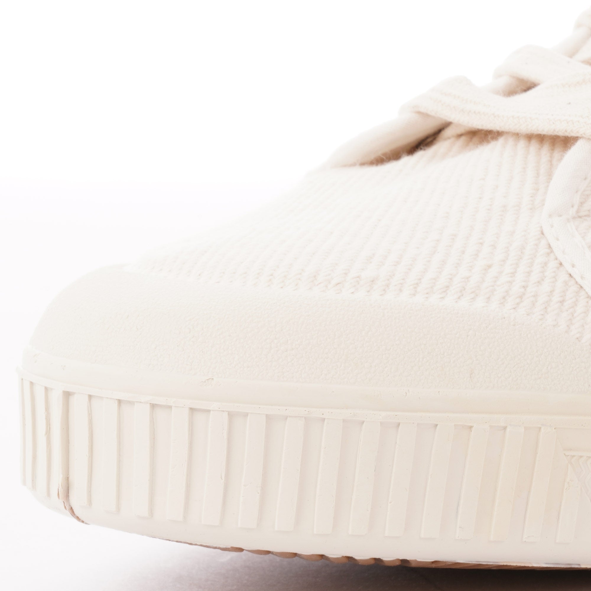 Spring Court B2 Washed Heavy Twill Shoes - Off White
