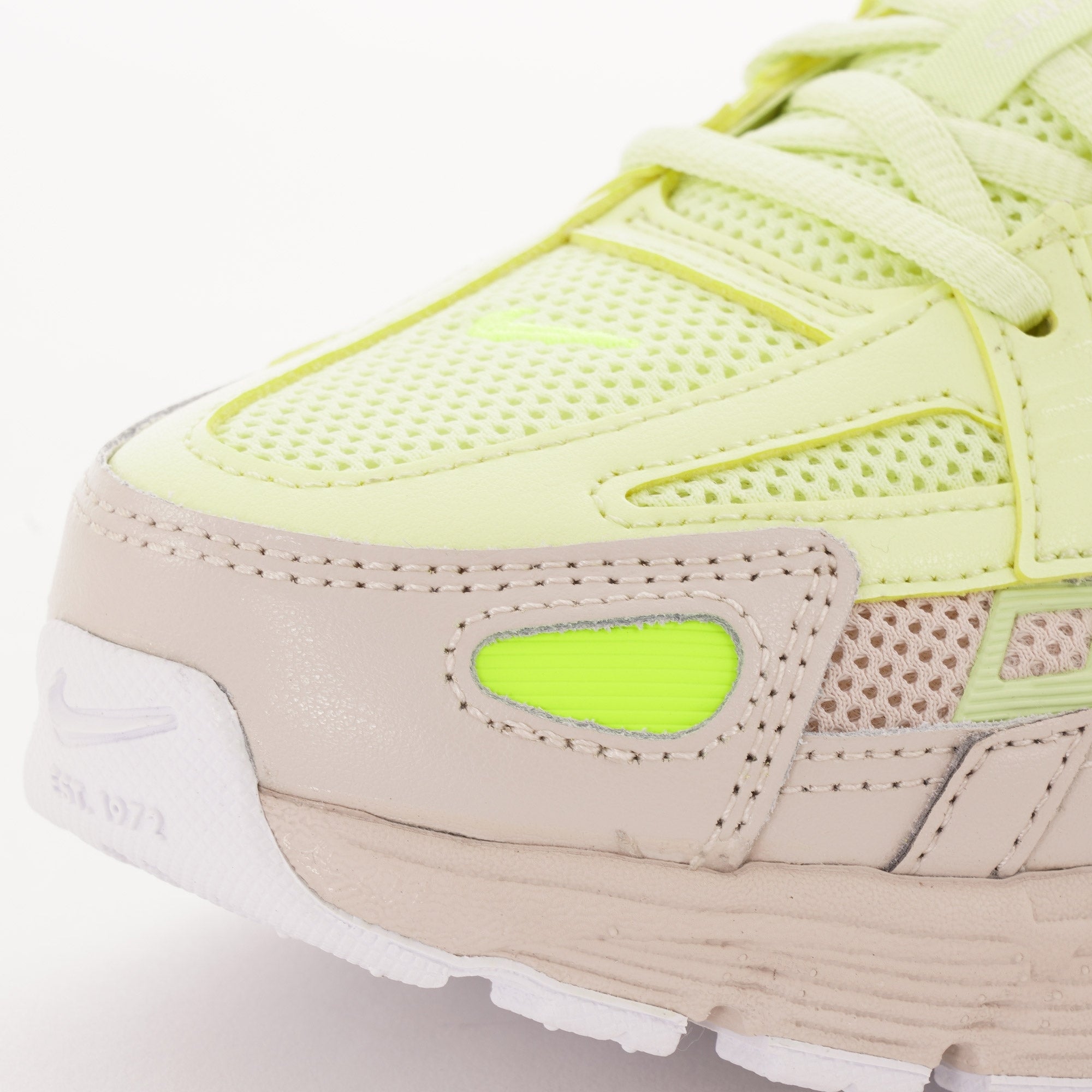 Nike Womens P-6000 Green Grey