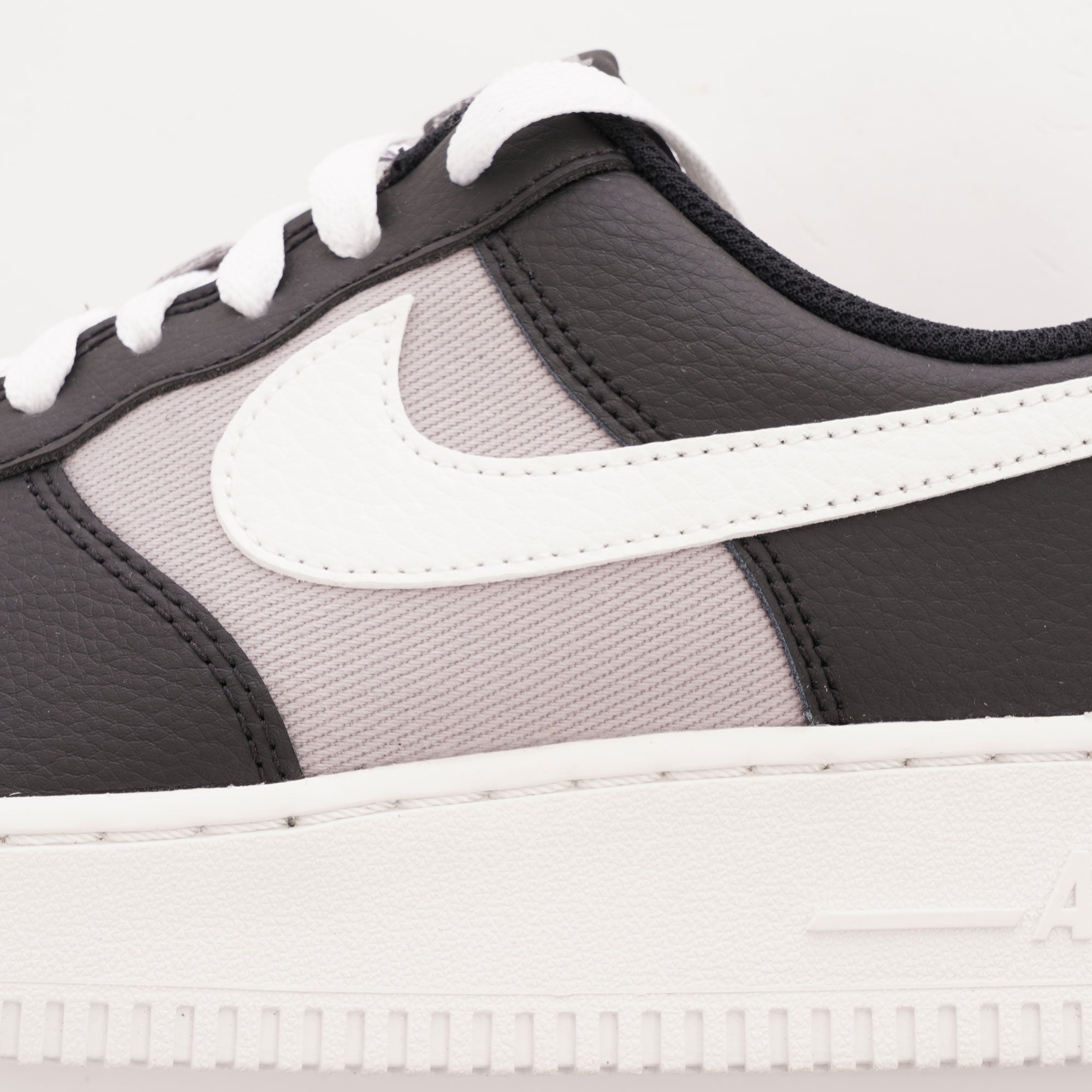 Nike Air Force 1 '07 - Black/White