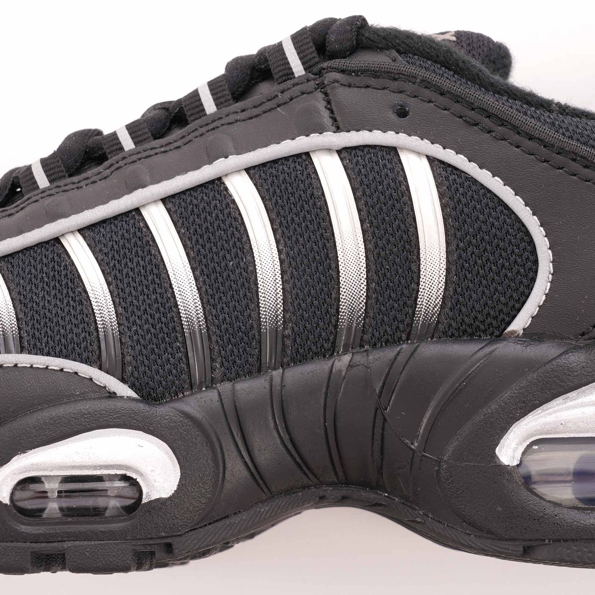 Nike Tailwind IV - Black