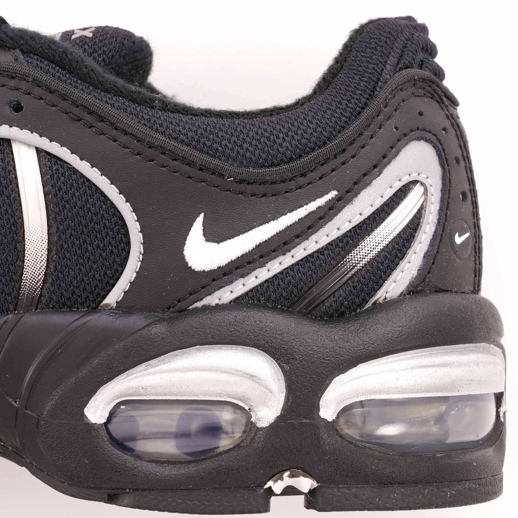 Nike Tailwind IV - Black