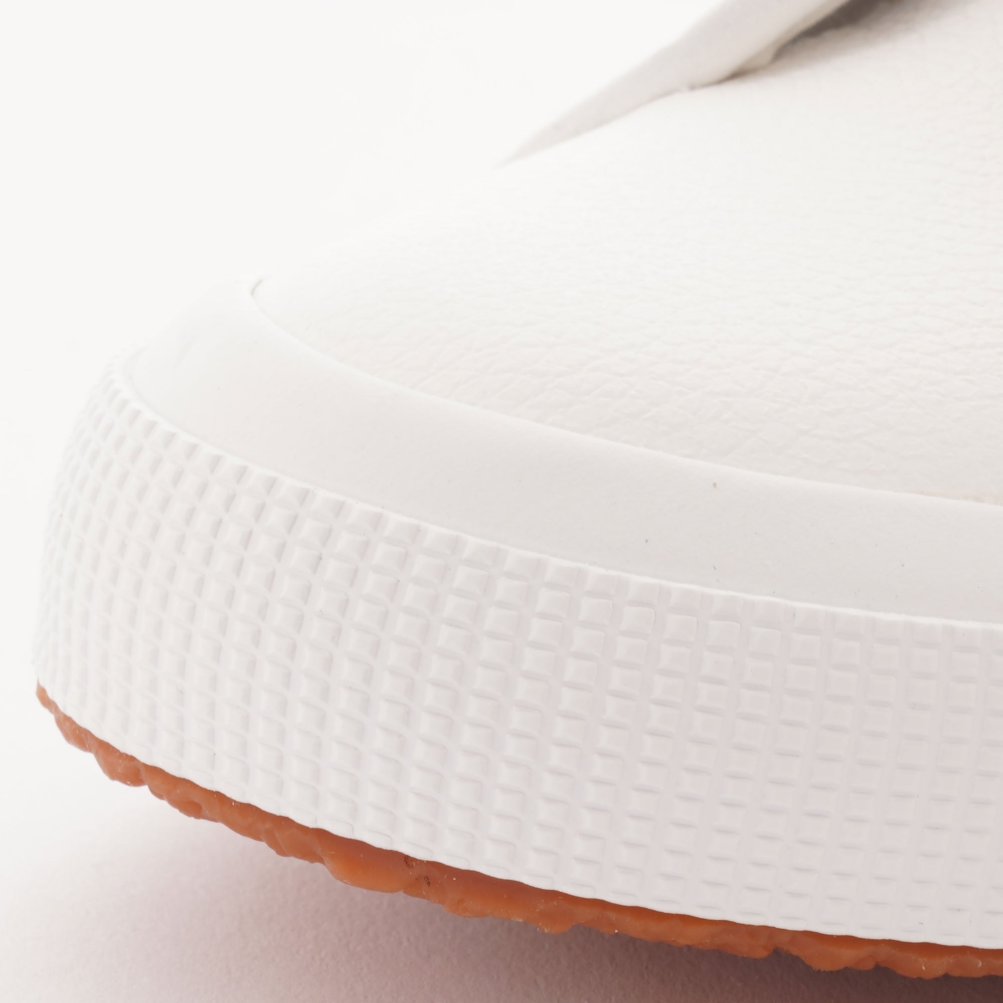 2750 EFGLU Shoes - White