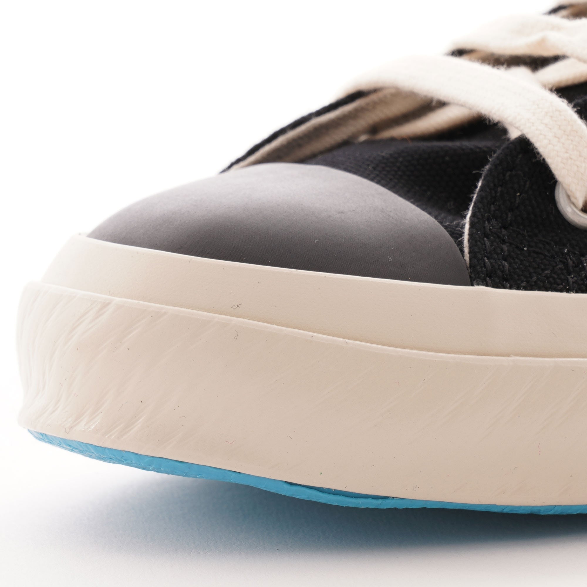 01JP High Canvas Sneakers - Black