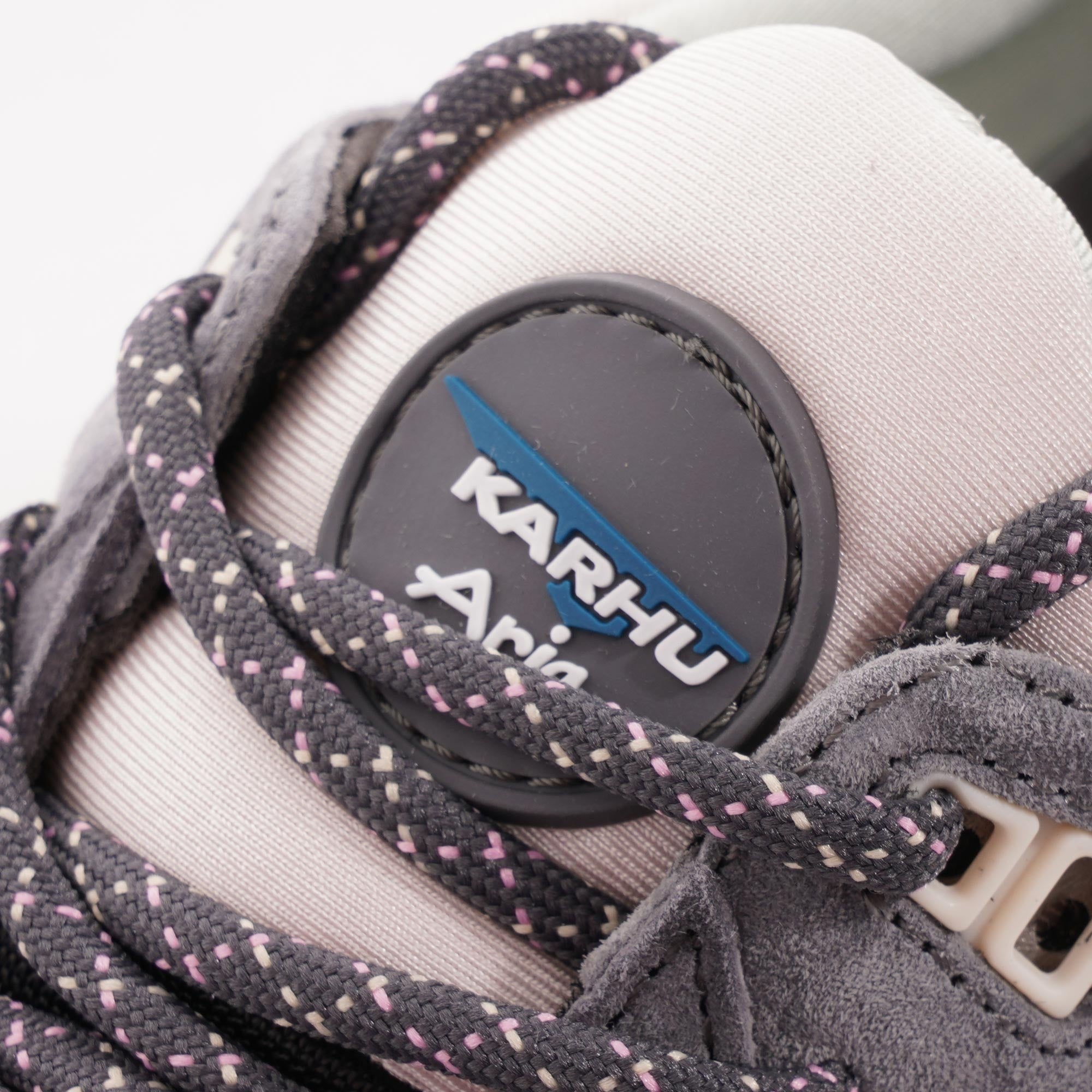 Karhu Aria 95 - Smoked Pearl and Potpourri