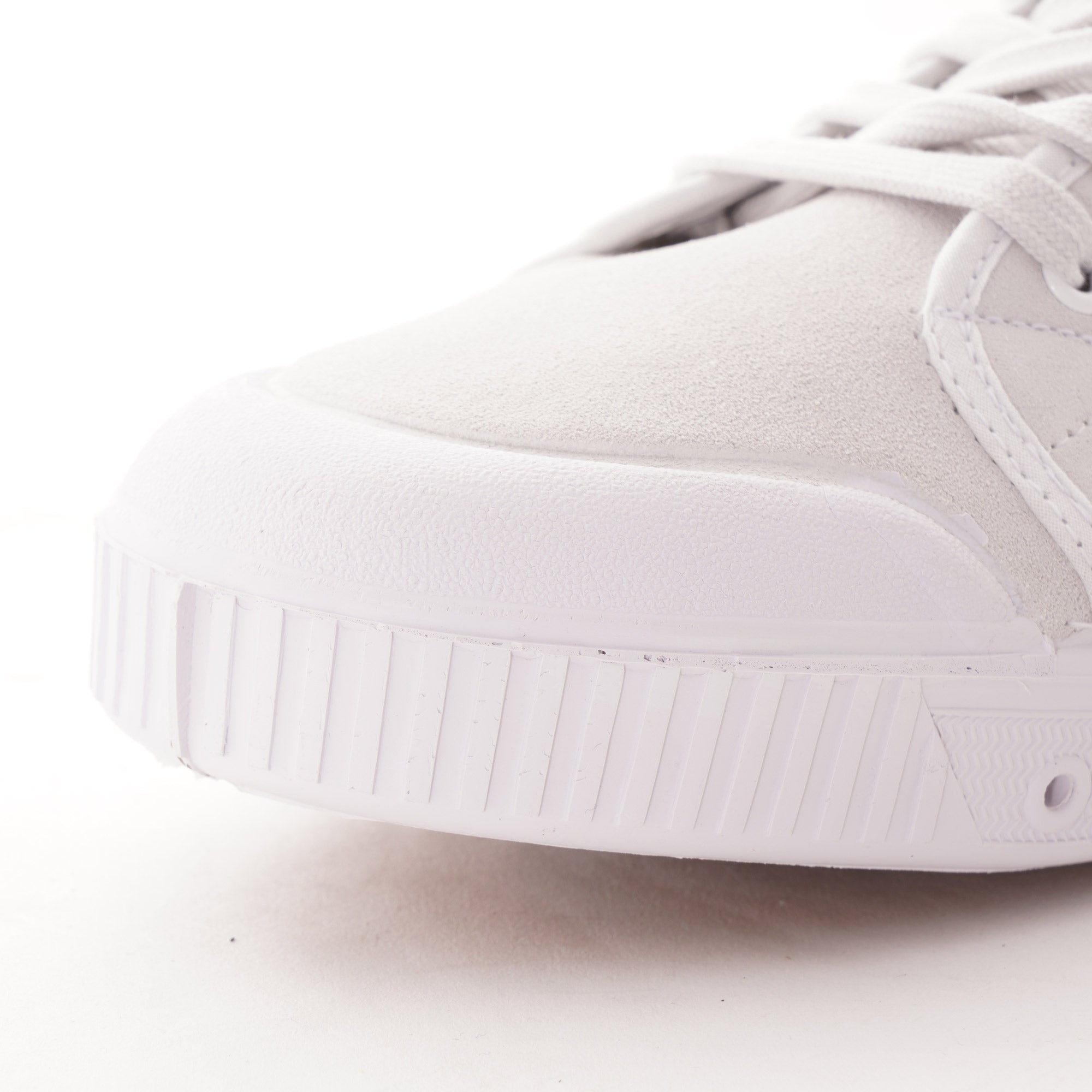 Spring Court B2 Suede - White