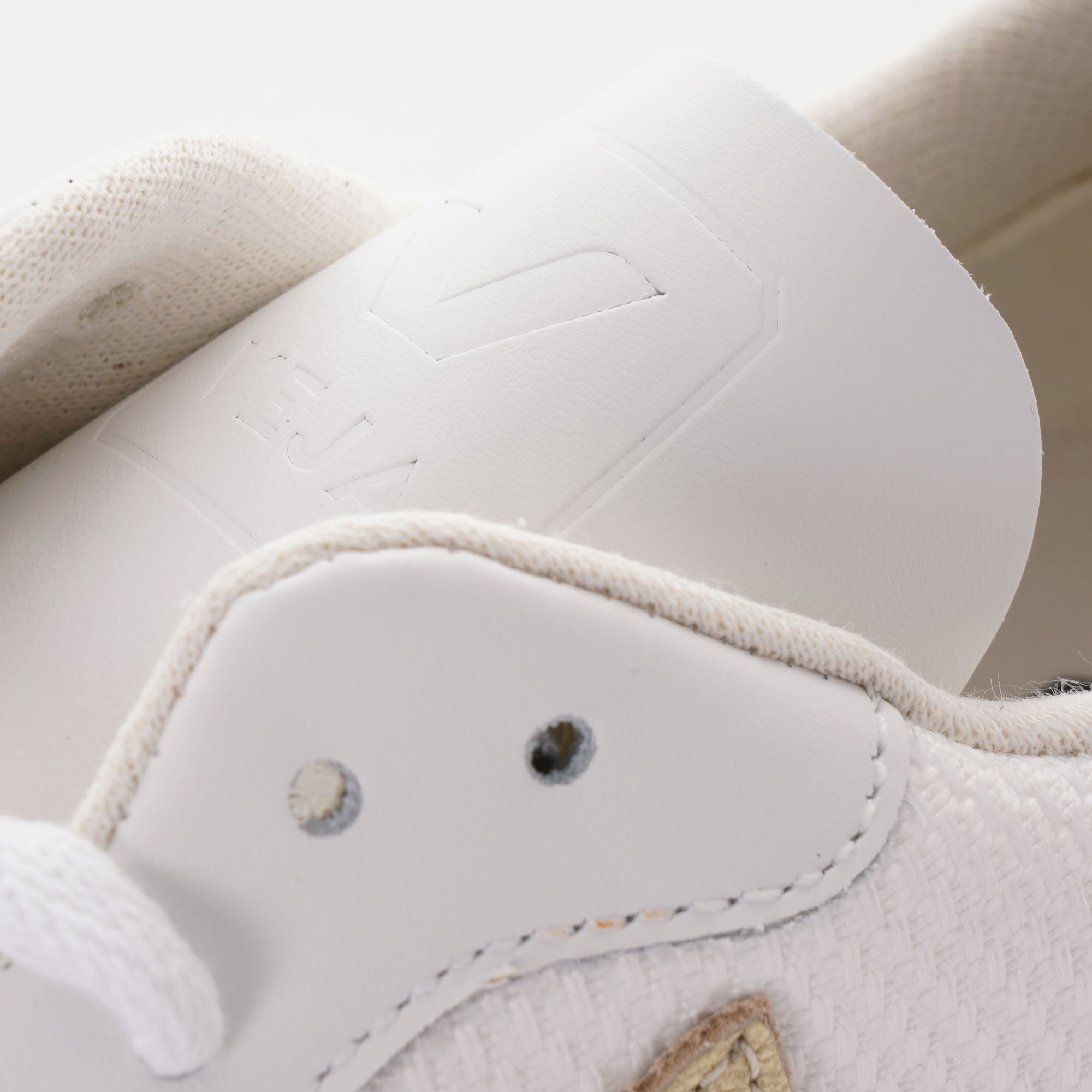 Veja V-10 B Mesh Womens - White & Gold