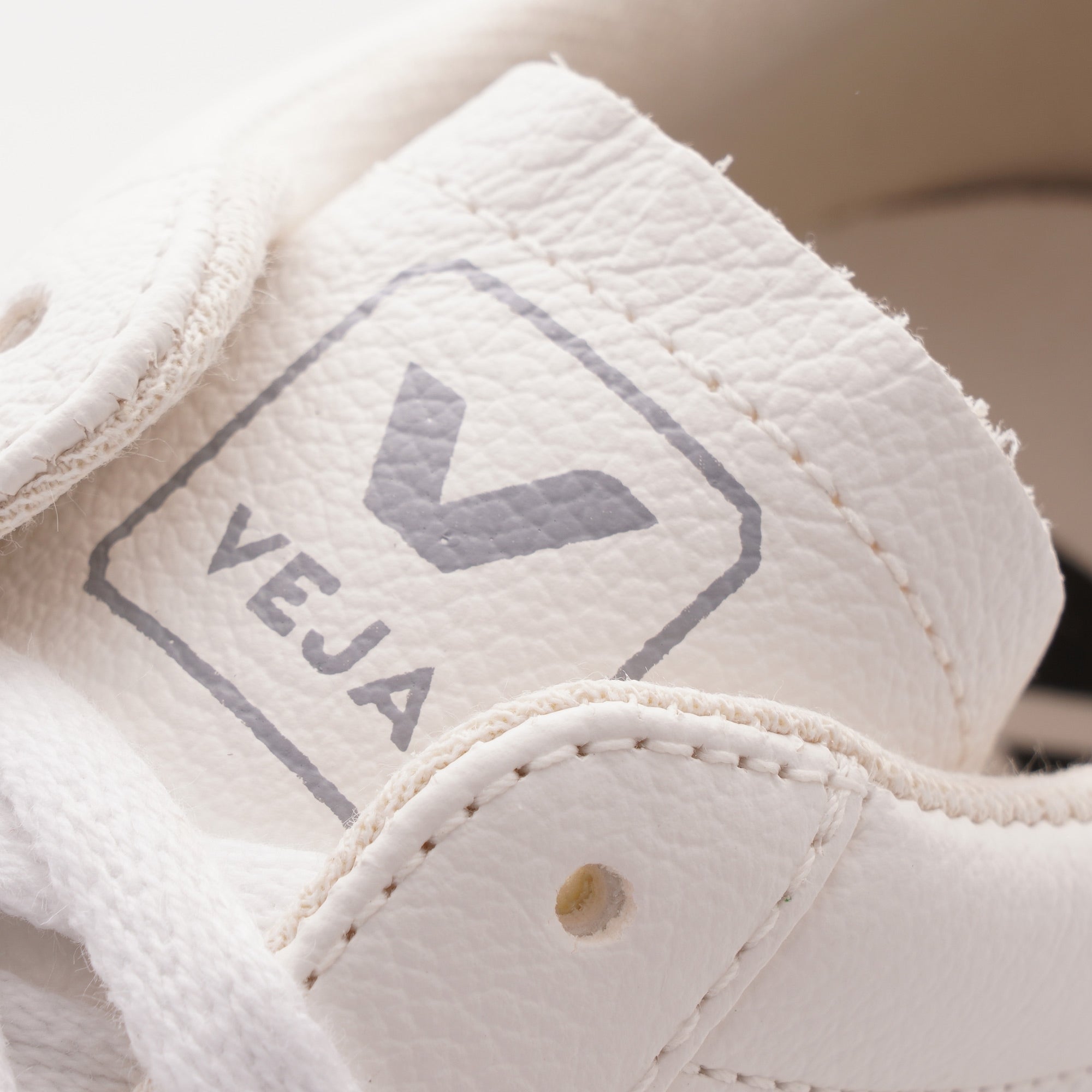 Veja Campo Easy - White