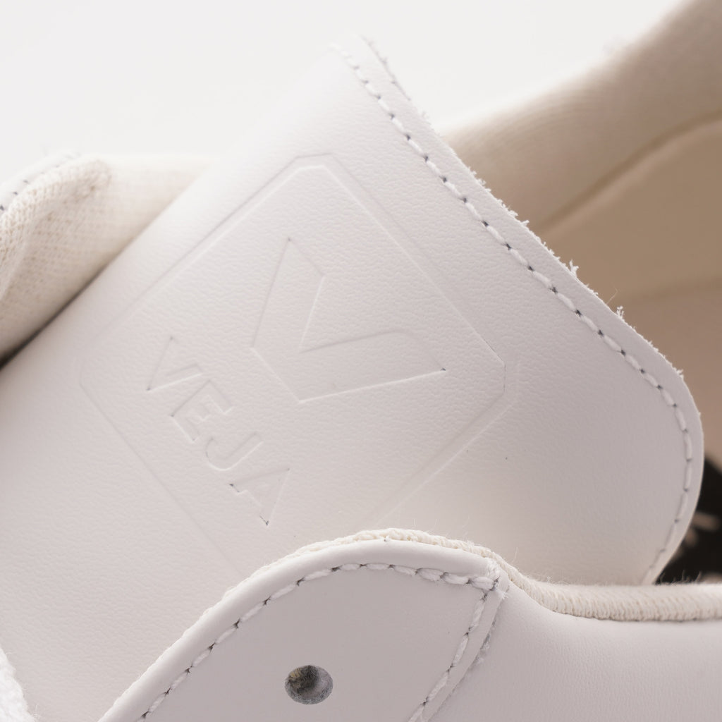 V-12 Leather - Extra White