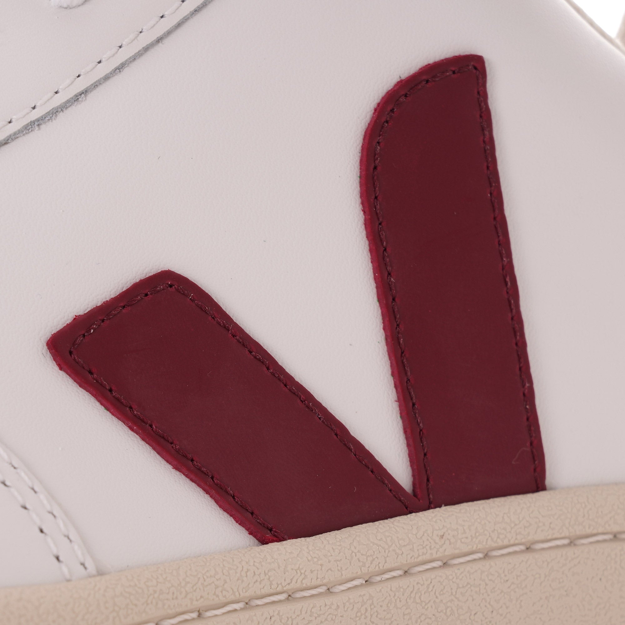 V-12 Leather - Extra White