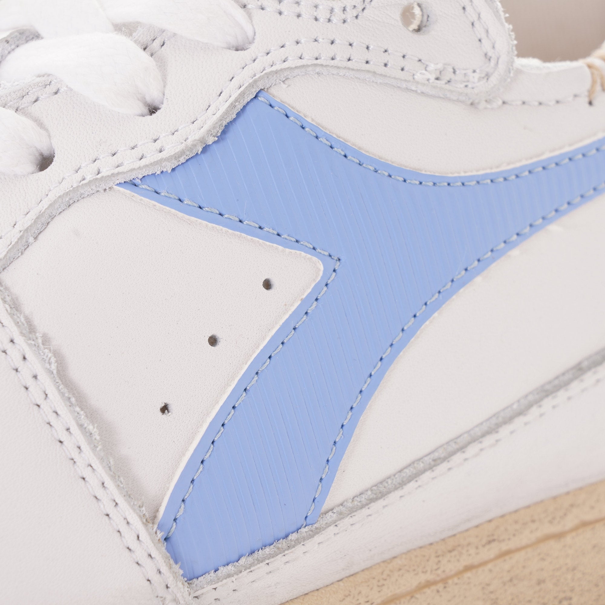 MI Basket Row Cut - White/Vista Blue