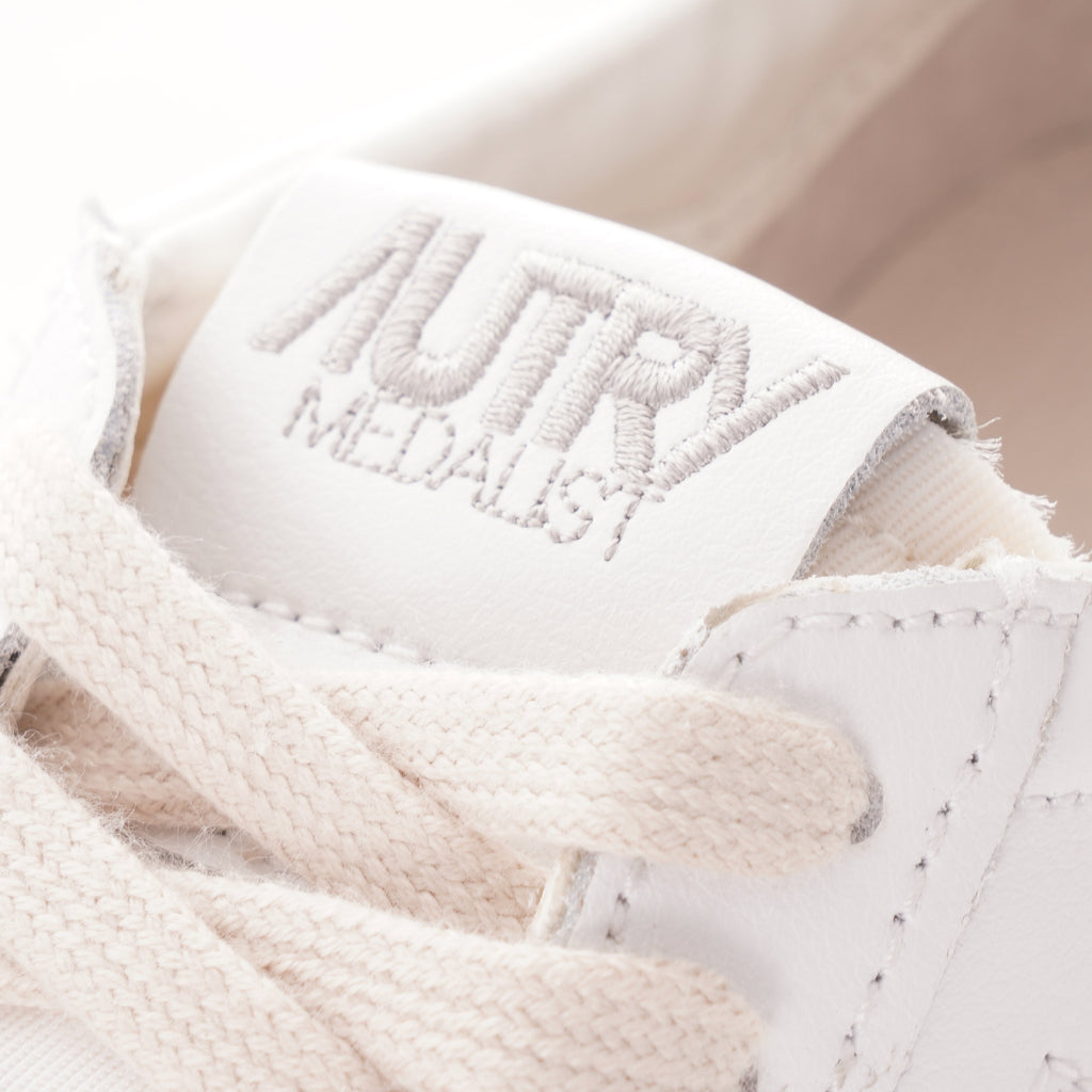 Autry Action Shoes Low - White
