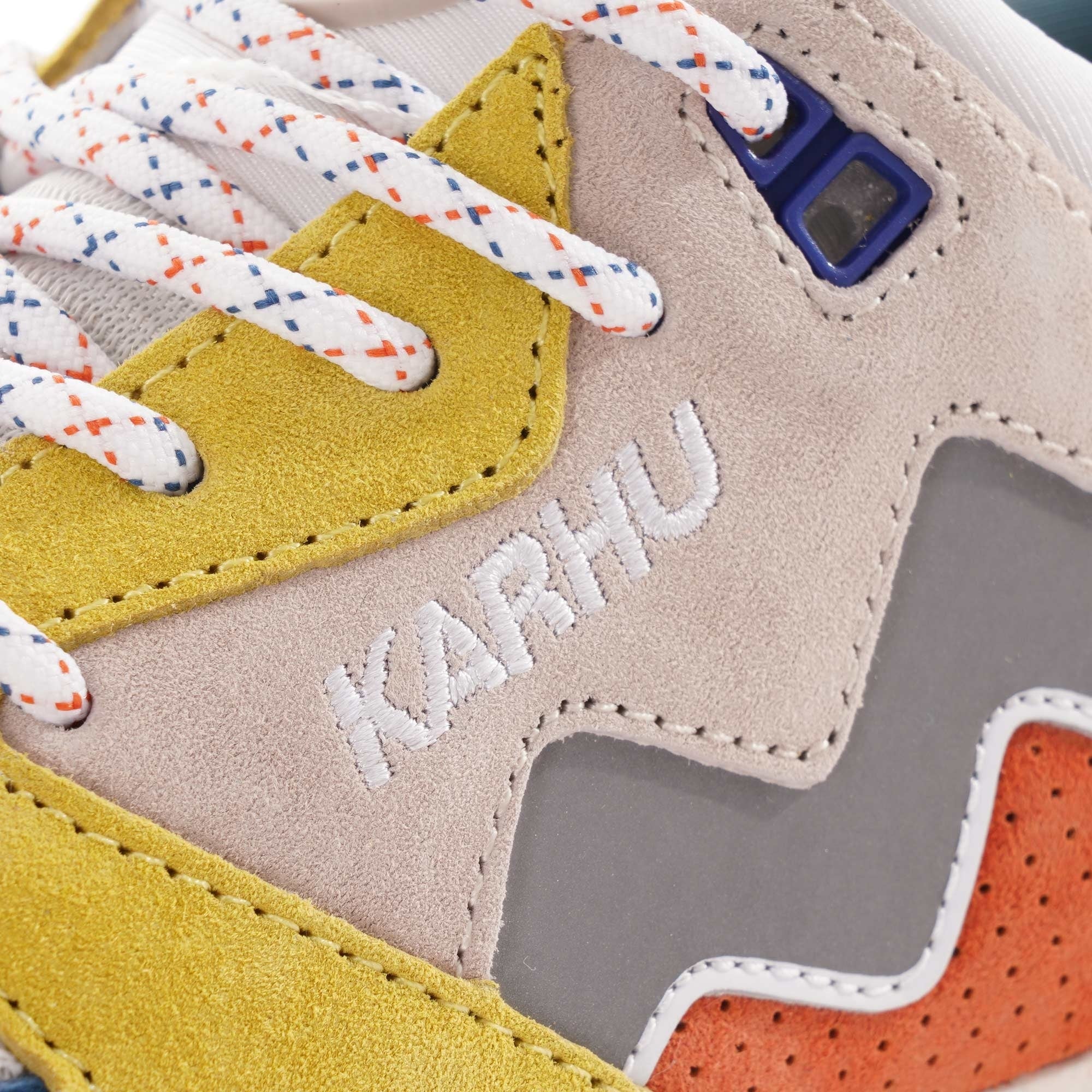 Karhu Aria 95 "Trophy" Pack - Stellar/Rainy Day