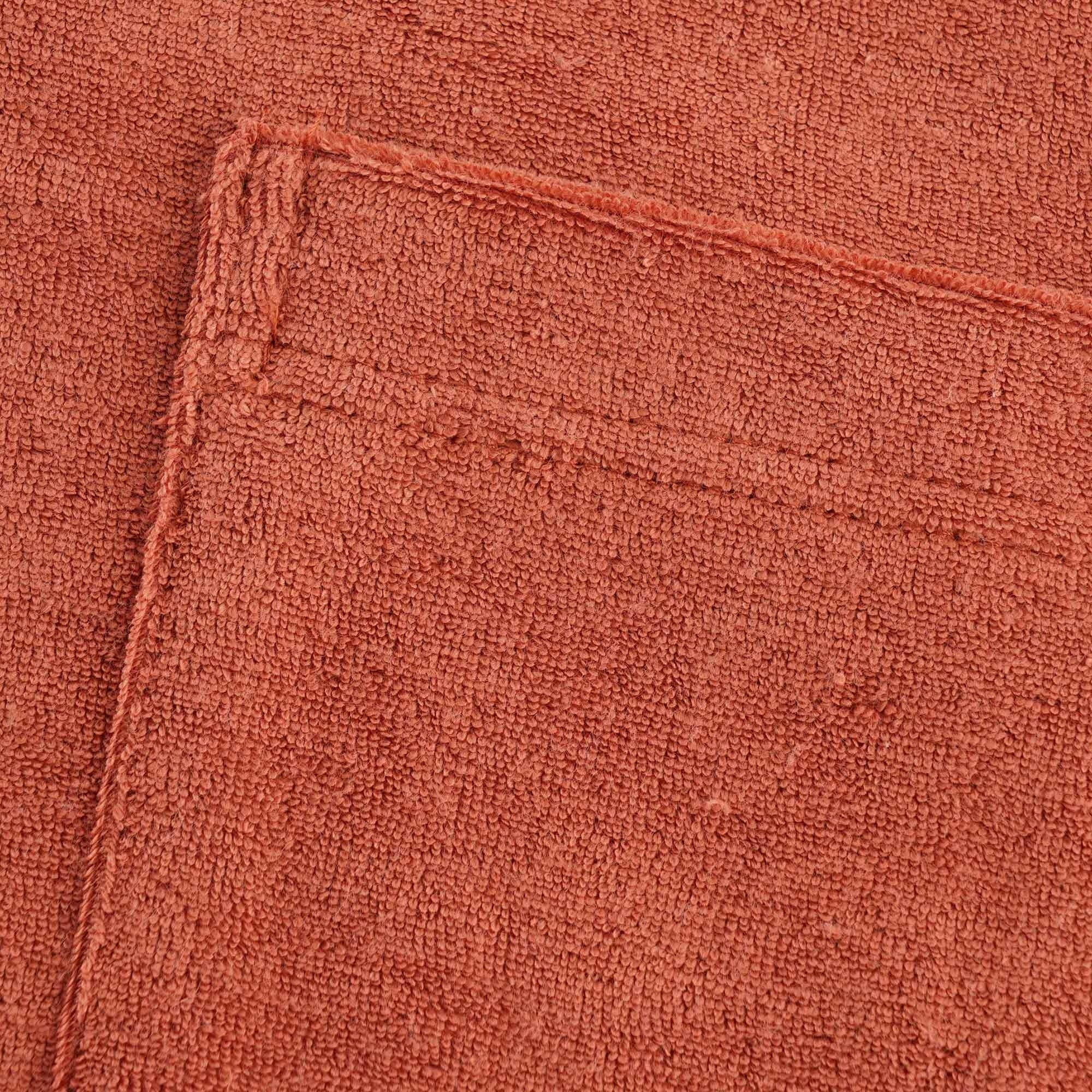 Howlin' Fons Tee - Reddish