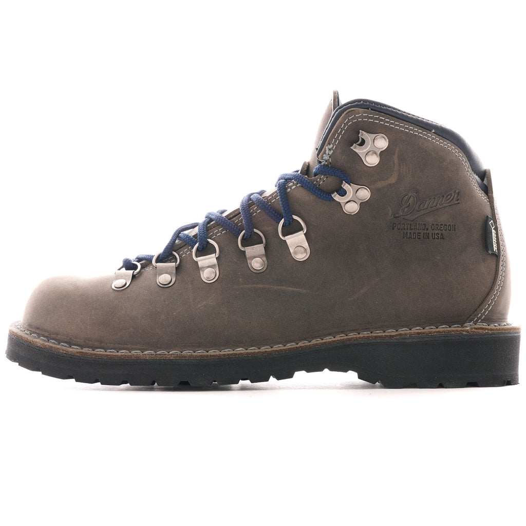 Mountain Pass Boots - Gunmetal