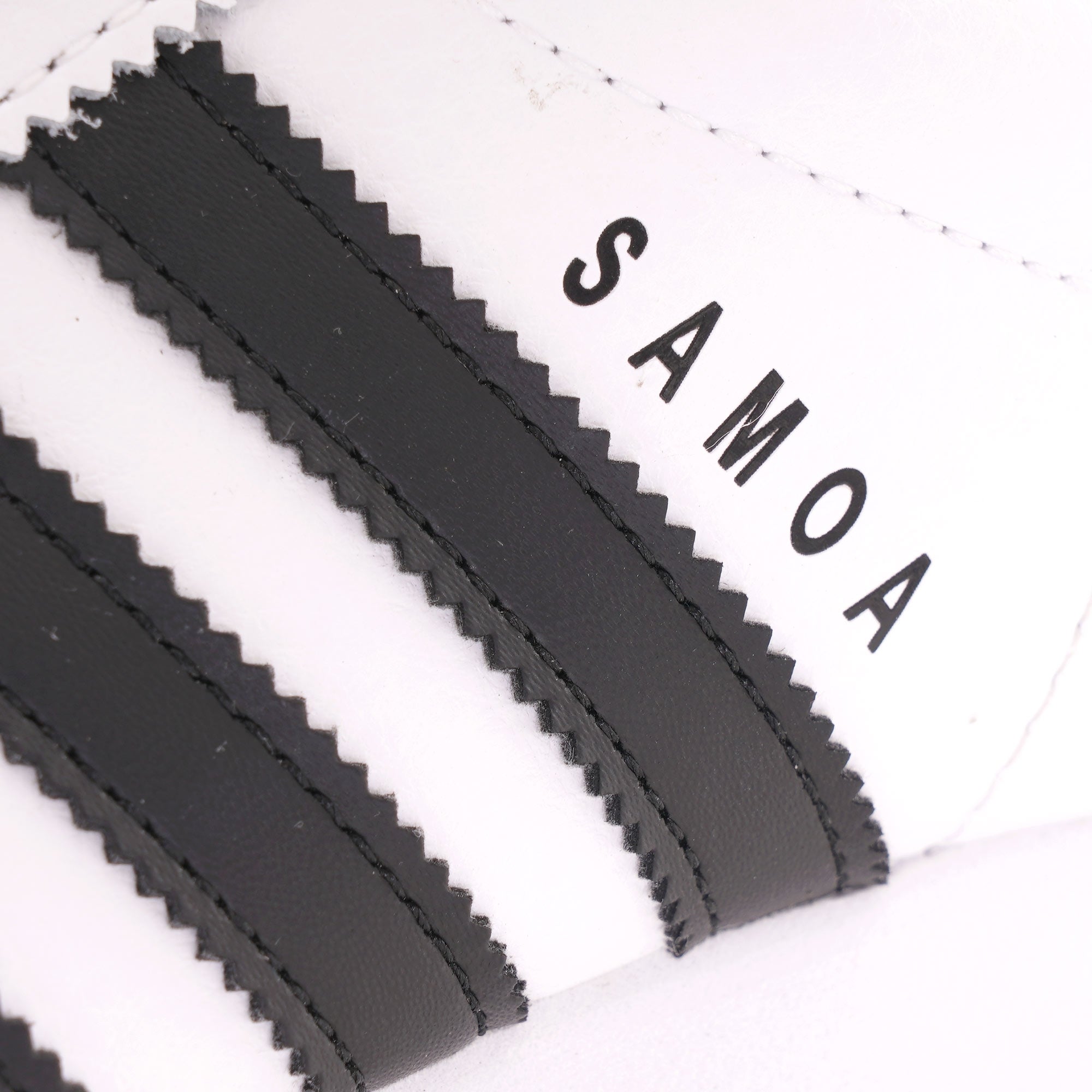 Samoa - Cloud White/Black
