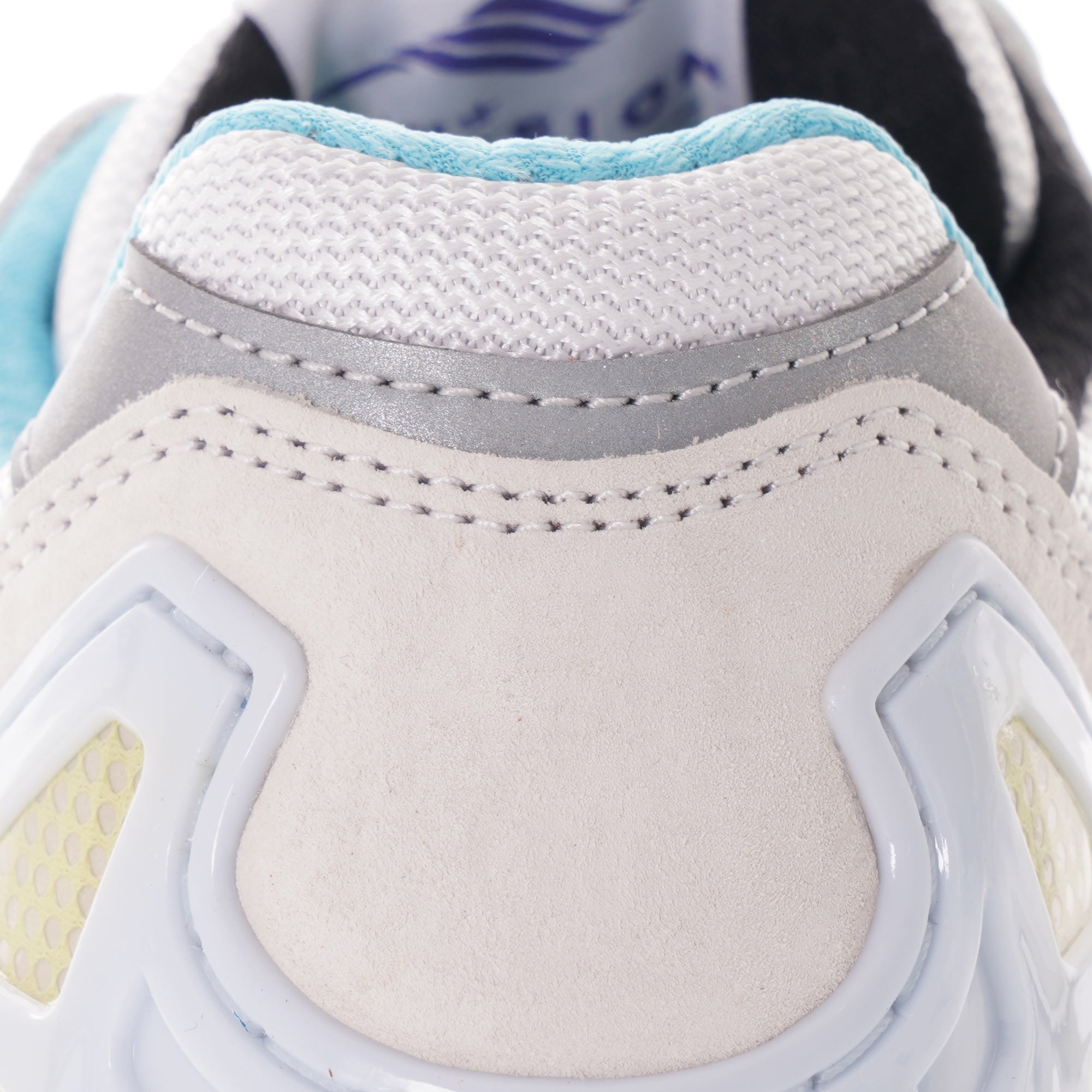 すず♥　0808 Adidas Originals ZX 8000 - Cloud White – Stuarts London