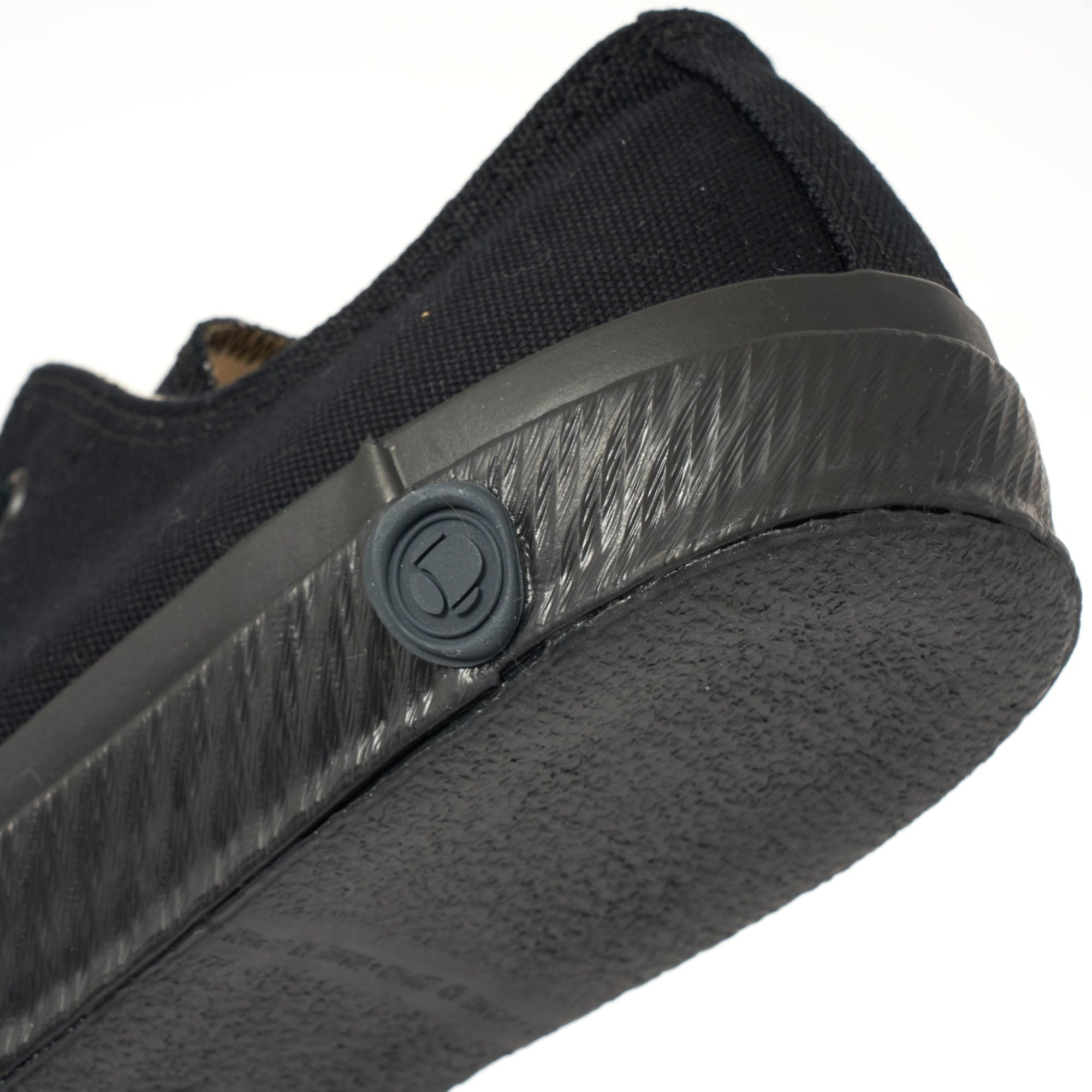 01JP Canvas Sneakers - Mono Black