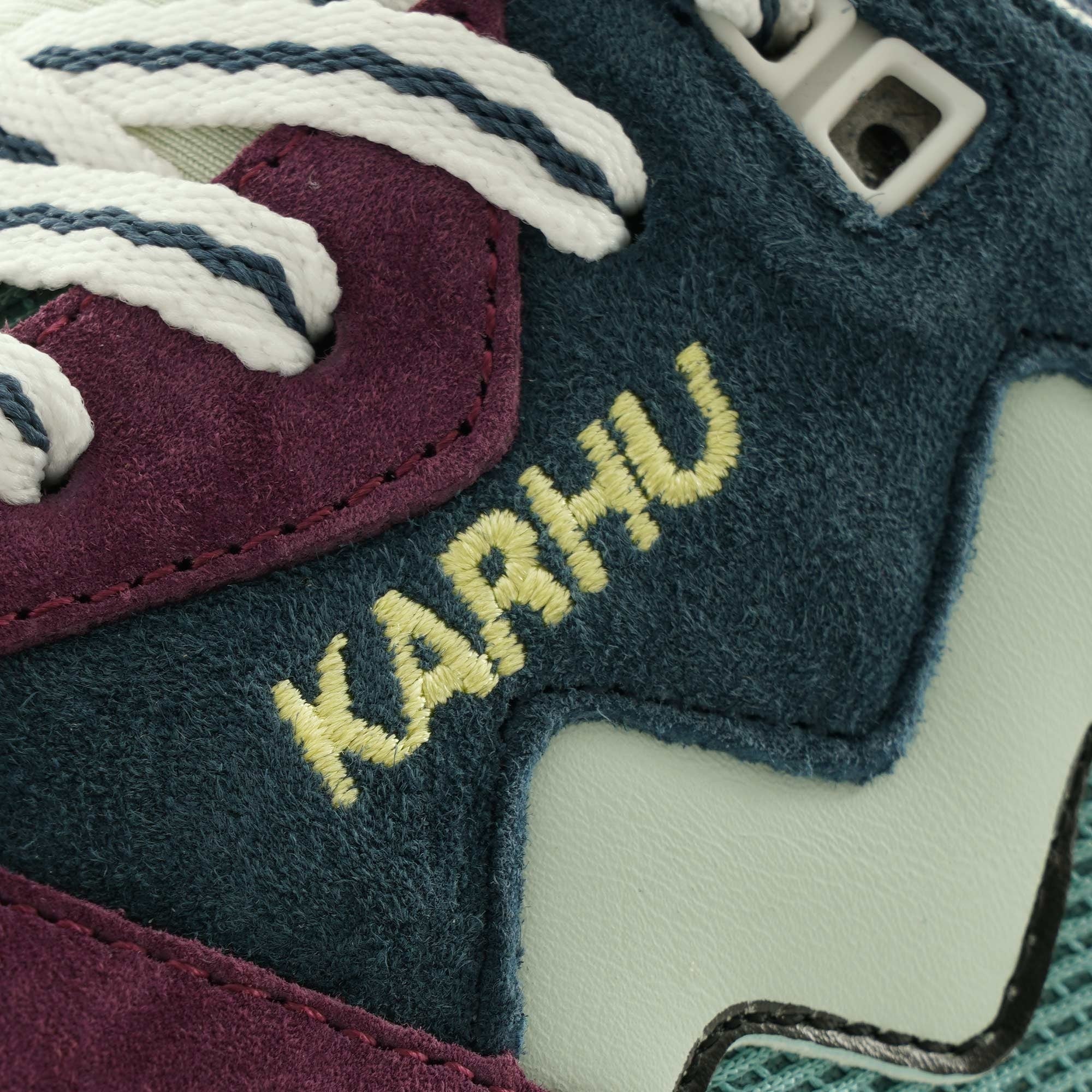 "Colour Of Mood" Pack  Aria 95 - Reflecting Pond/ Crushed Violets