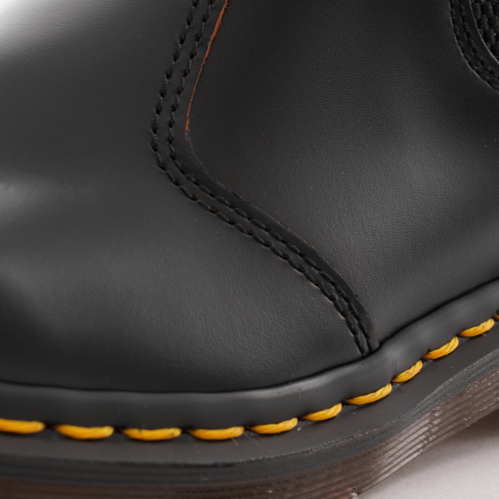 Vintage 2976 Chelsea Boots - Black Quilon