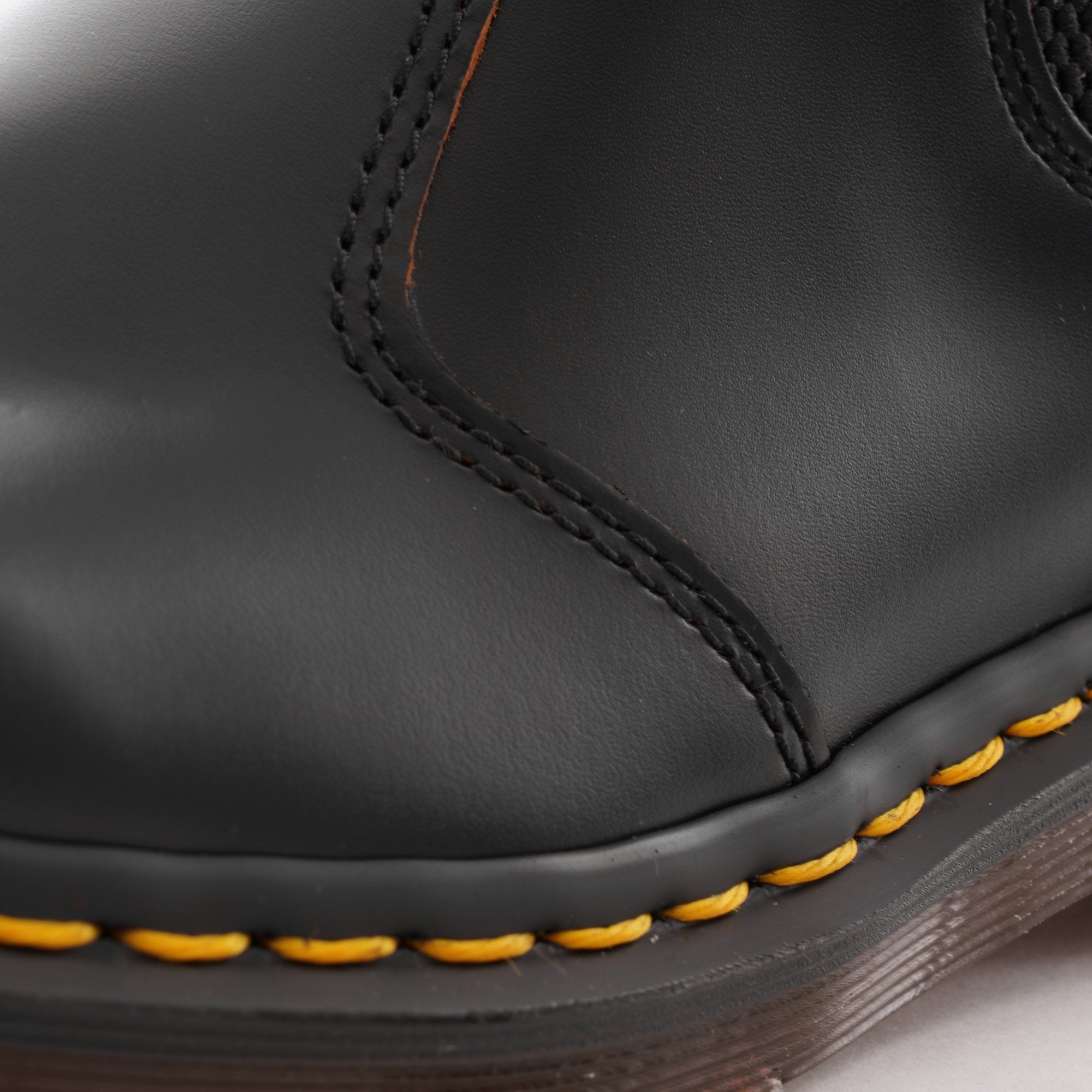 Vintage 2976 Chelsea Boots - Black Quilon