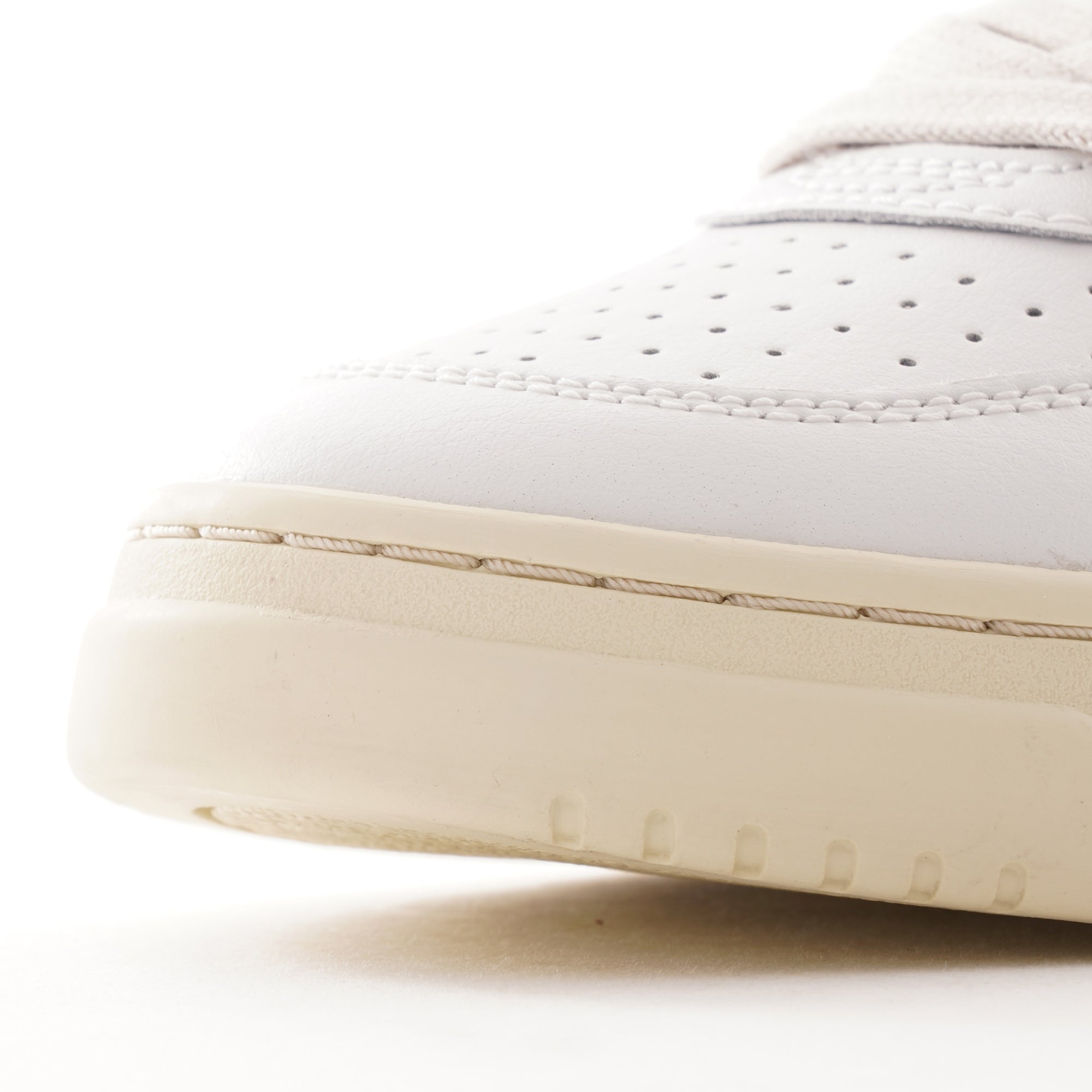 Action Shoes Low Leather - White/Taupe