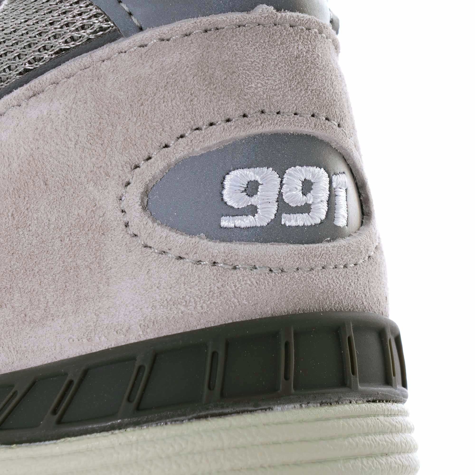 Made In England 991 - Grey/Silver