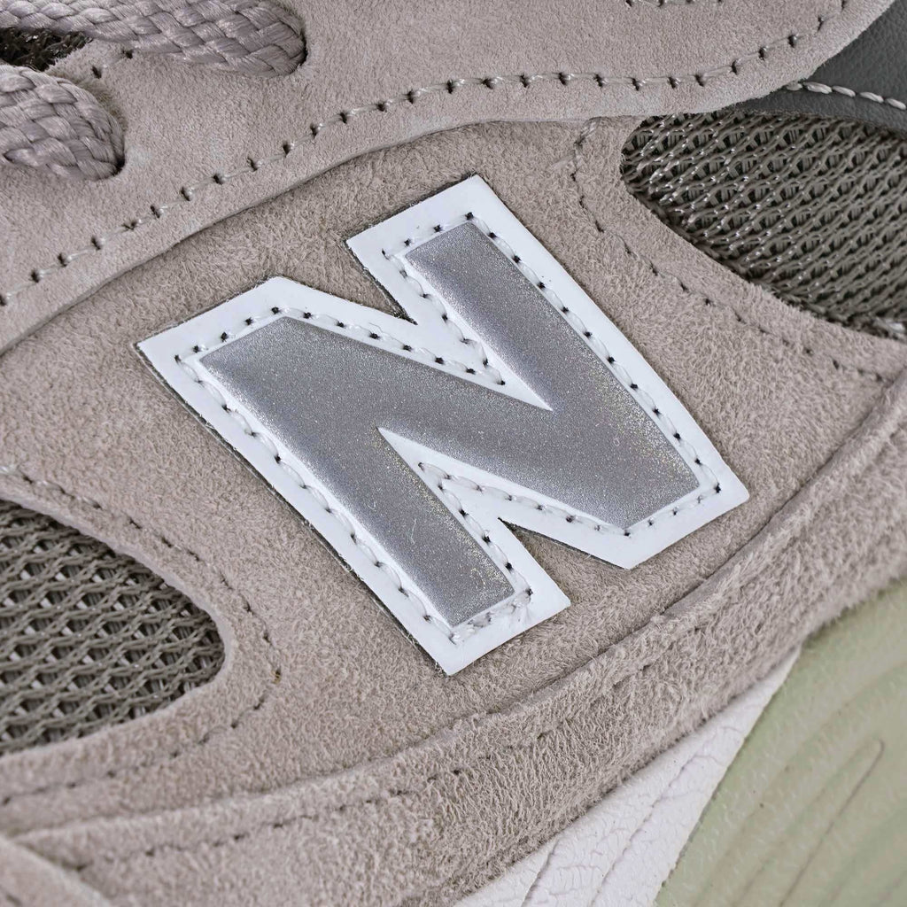 Made In England 991 - Grey/Silver