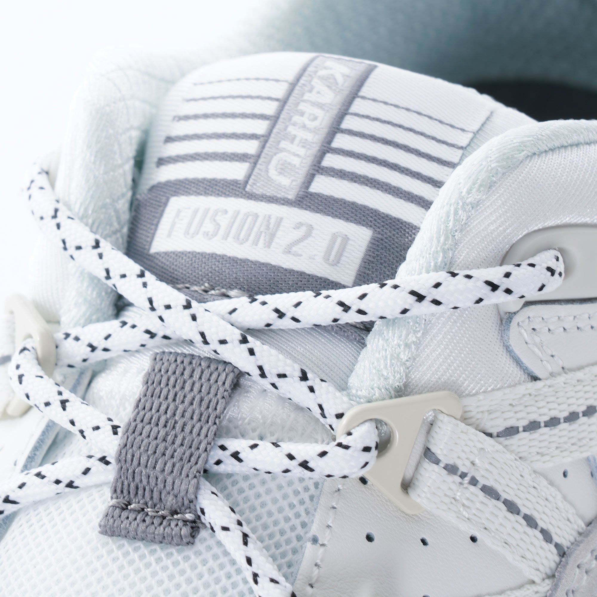 Fusion 2.0 - Bright White/Foggy Dew