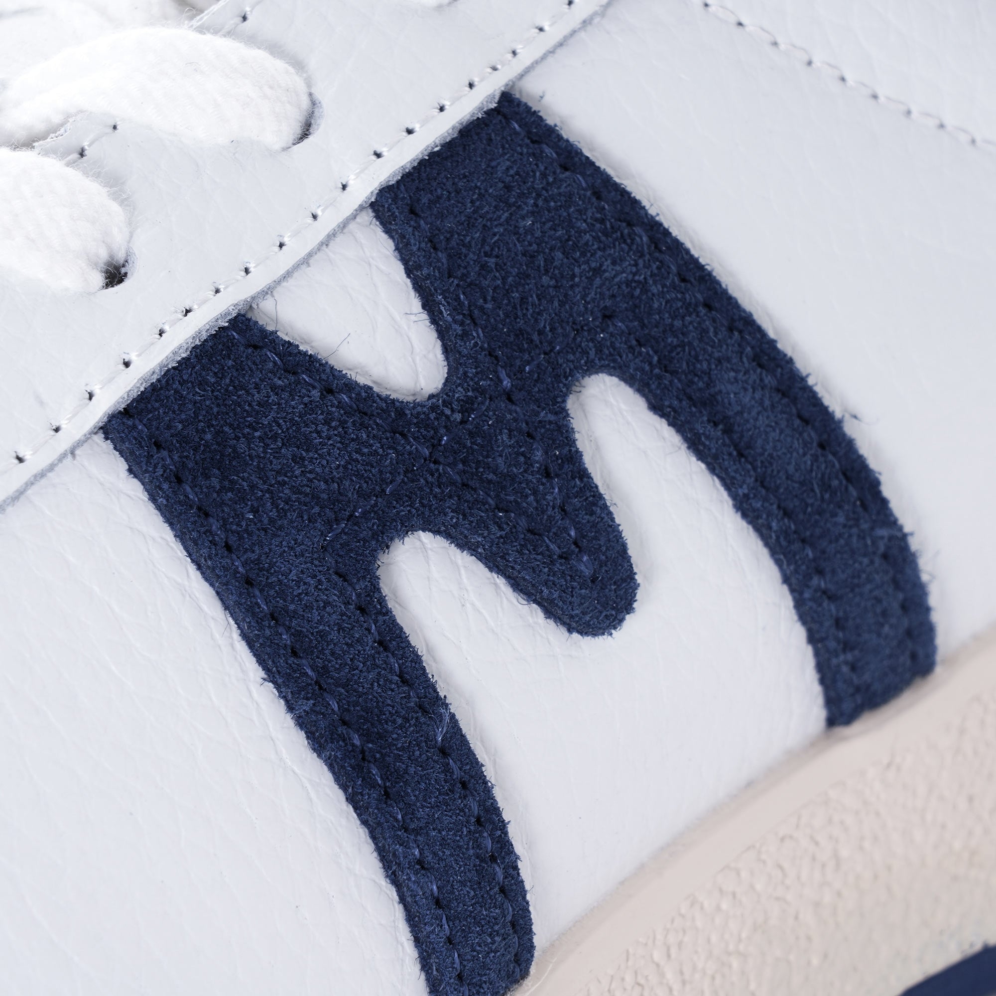 Trampas - Bright White/Ensign Blue