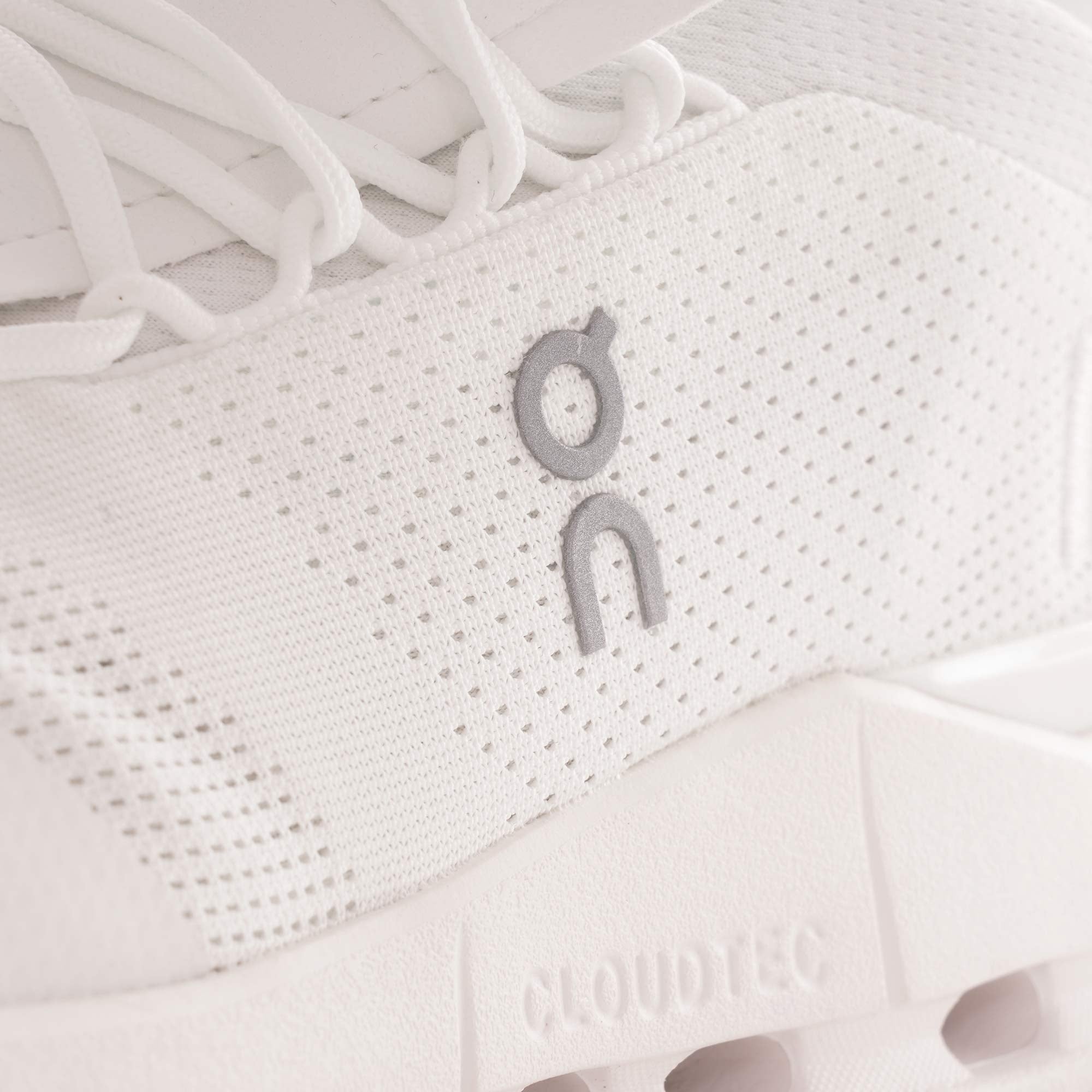 Cloudnova - All White