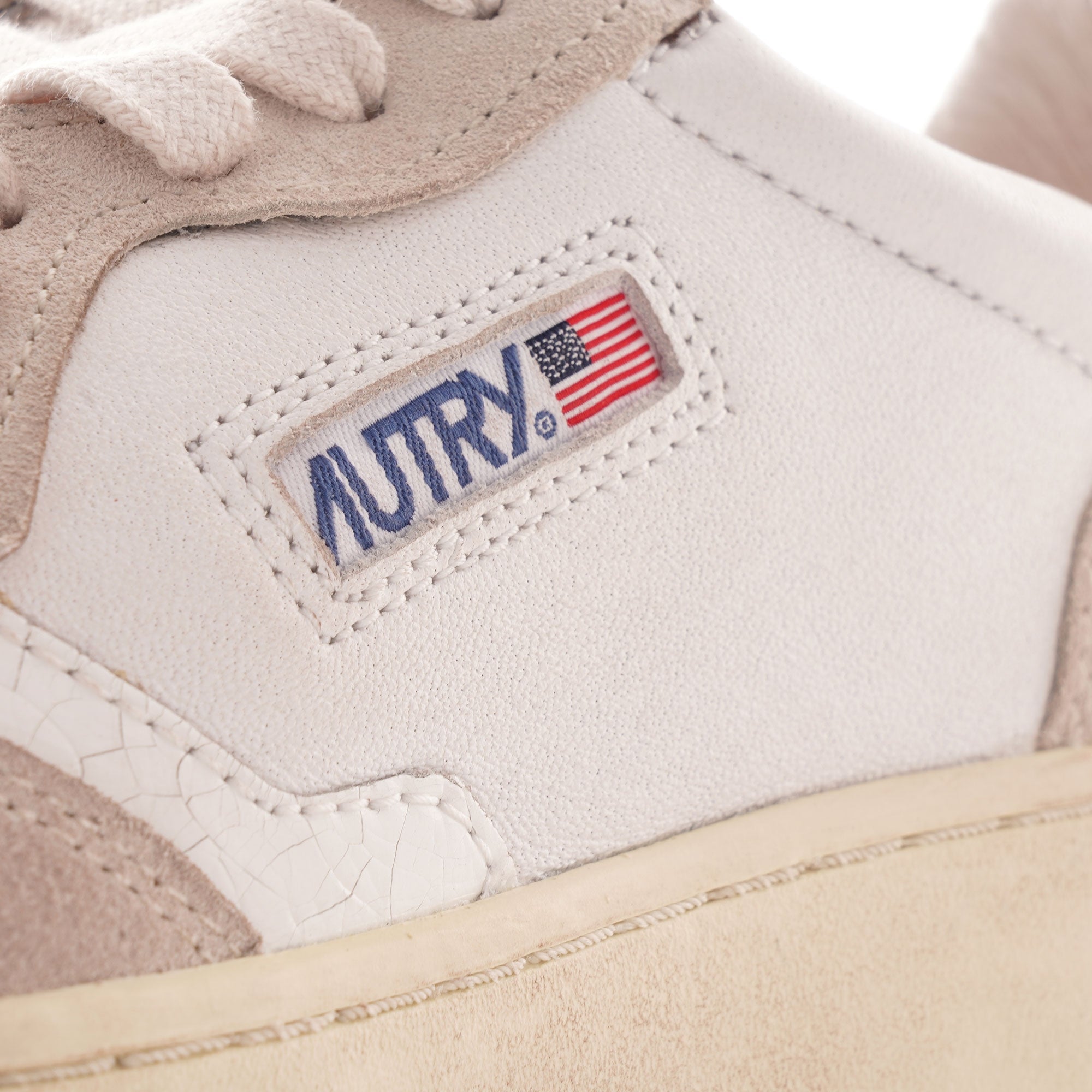 Medalist Low Cracked Leather/Suede - White