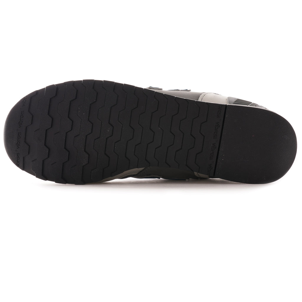 Made In UK 670 - Grey