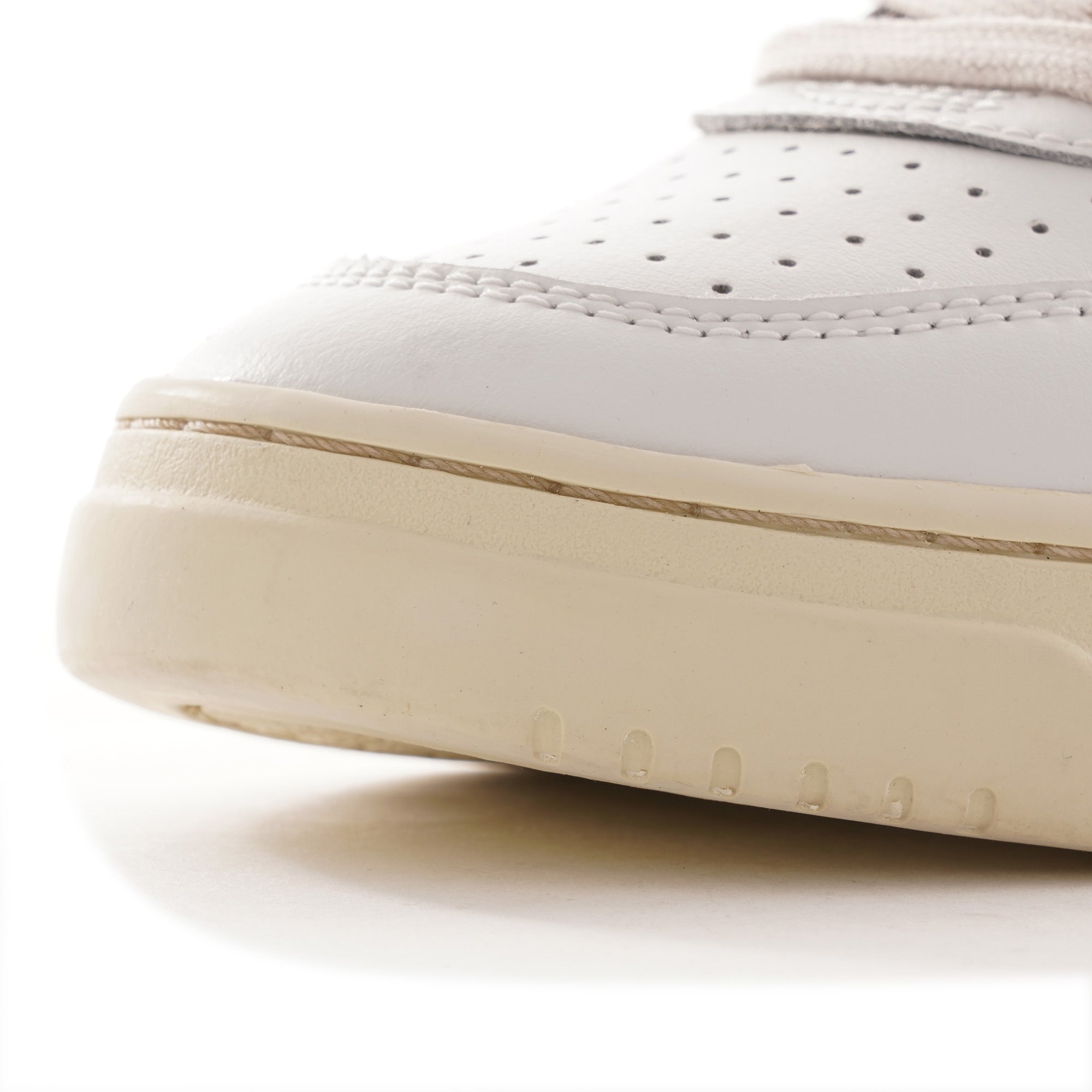 Action Shoes Low All Leather - White/Yellow