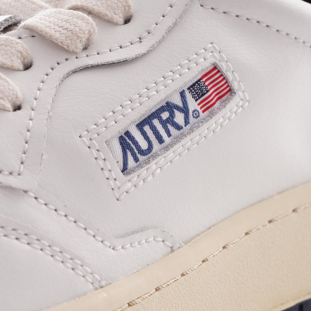 Autry Medalist Low - White/Blue
