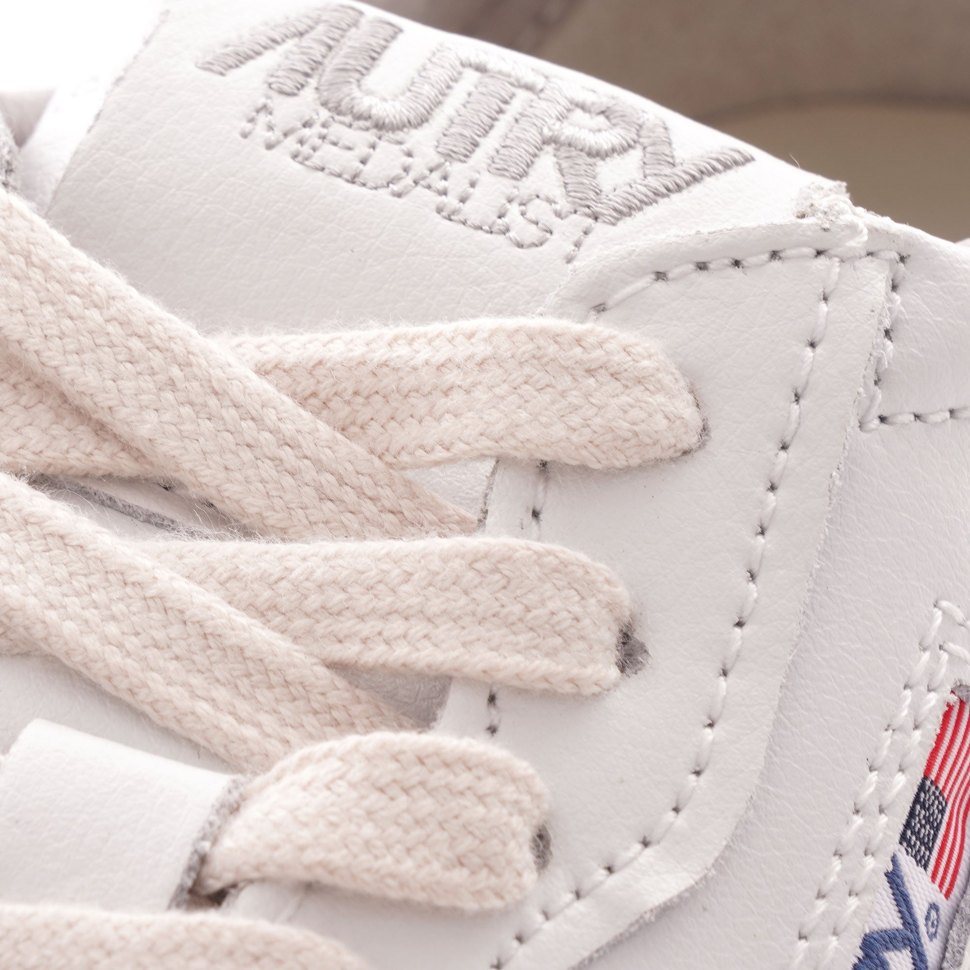 Autry Medalist Low - White/Vapour