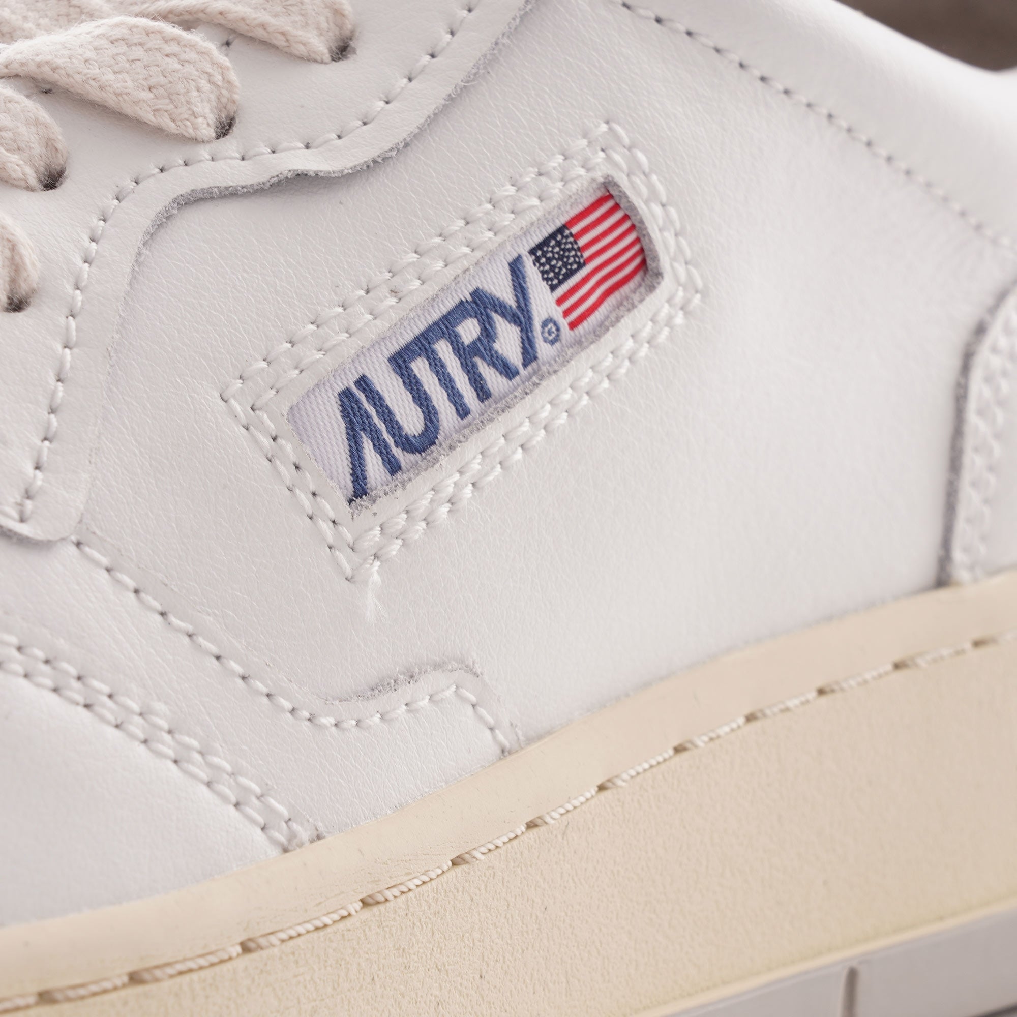 Autry Medalist Low - White/Vapour