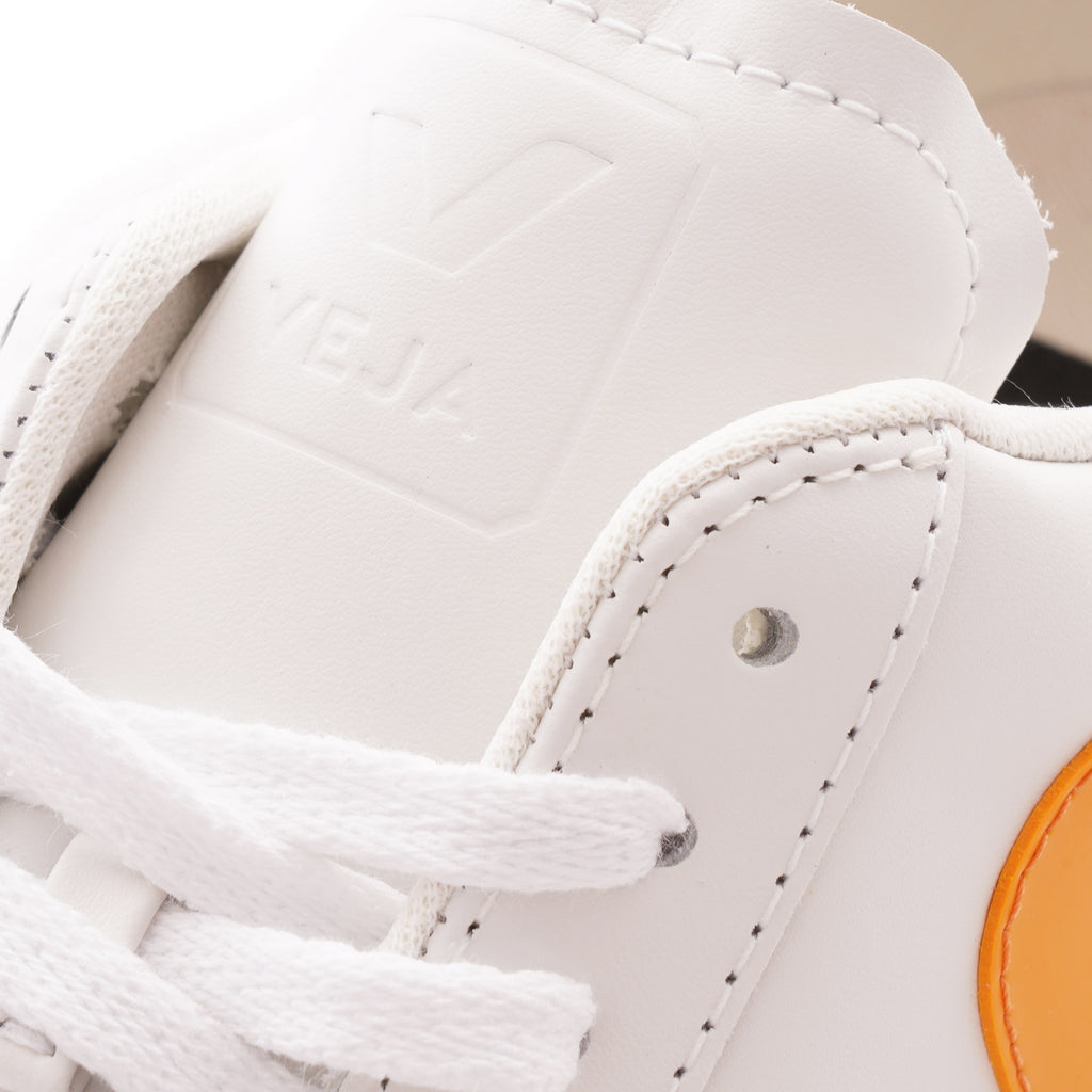 Veja V-12 Leather - Extra White/Ouro